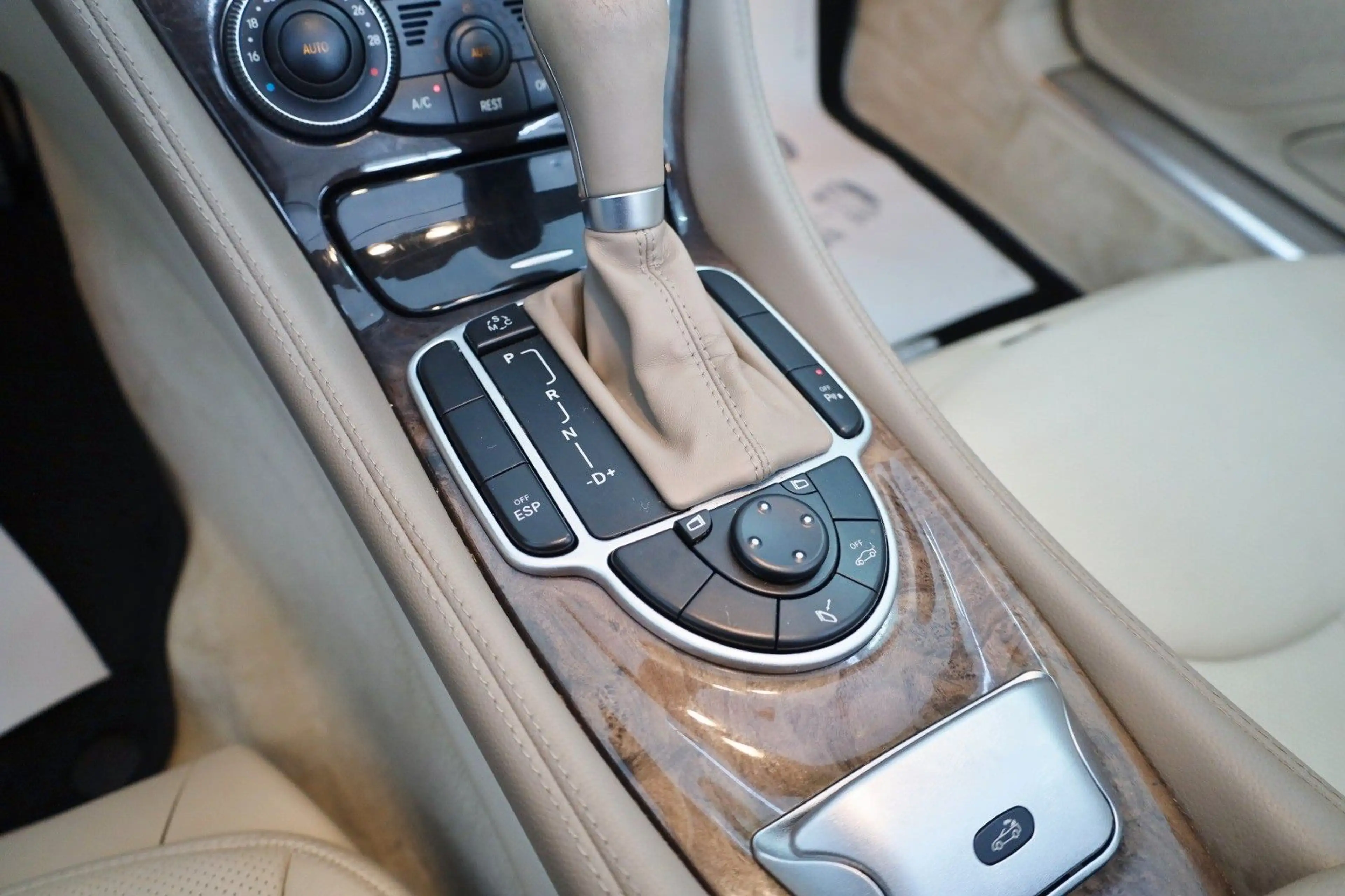 Mercedes-Benz SL 350 Leder,Navi,Xenon,Sitzkühlung + Heizung — photo 14
