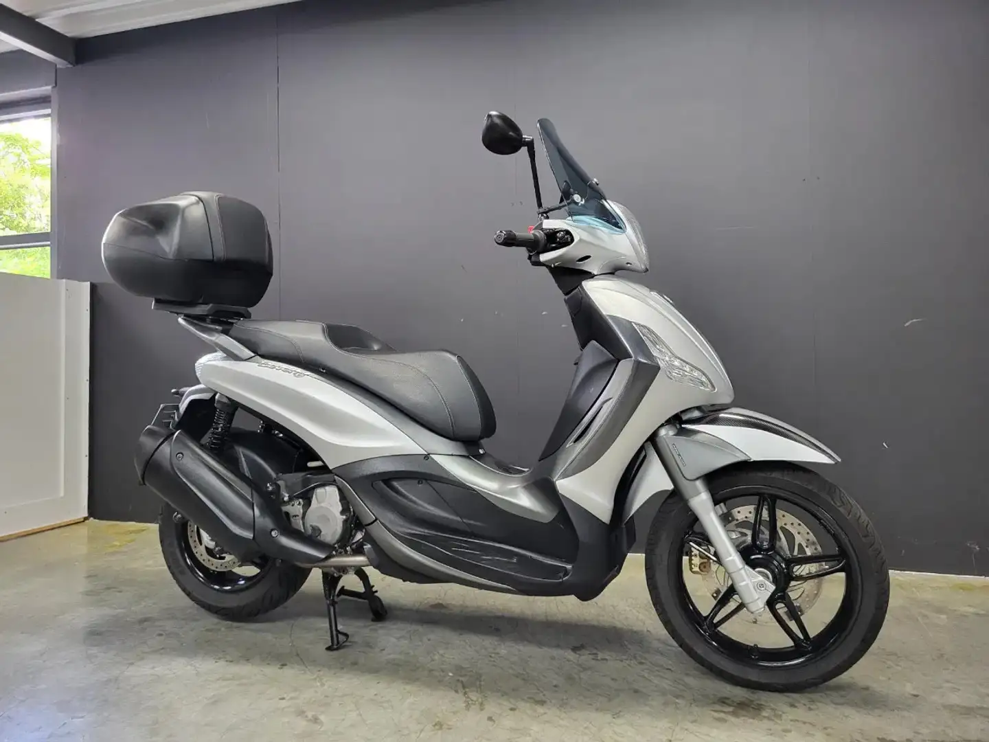 Piaggio Beverly 350 ST - 1