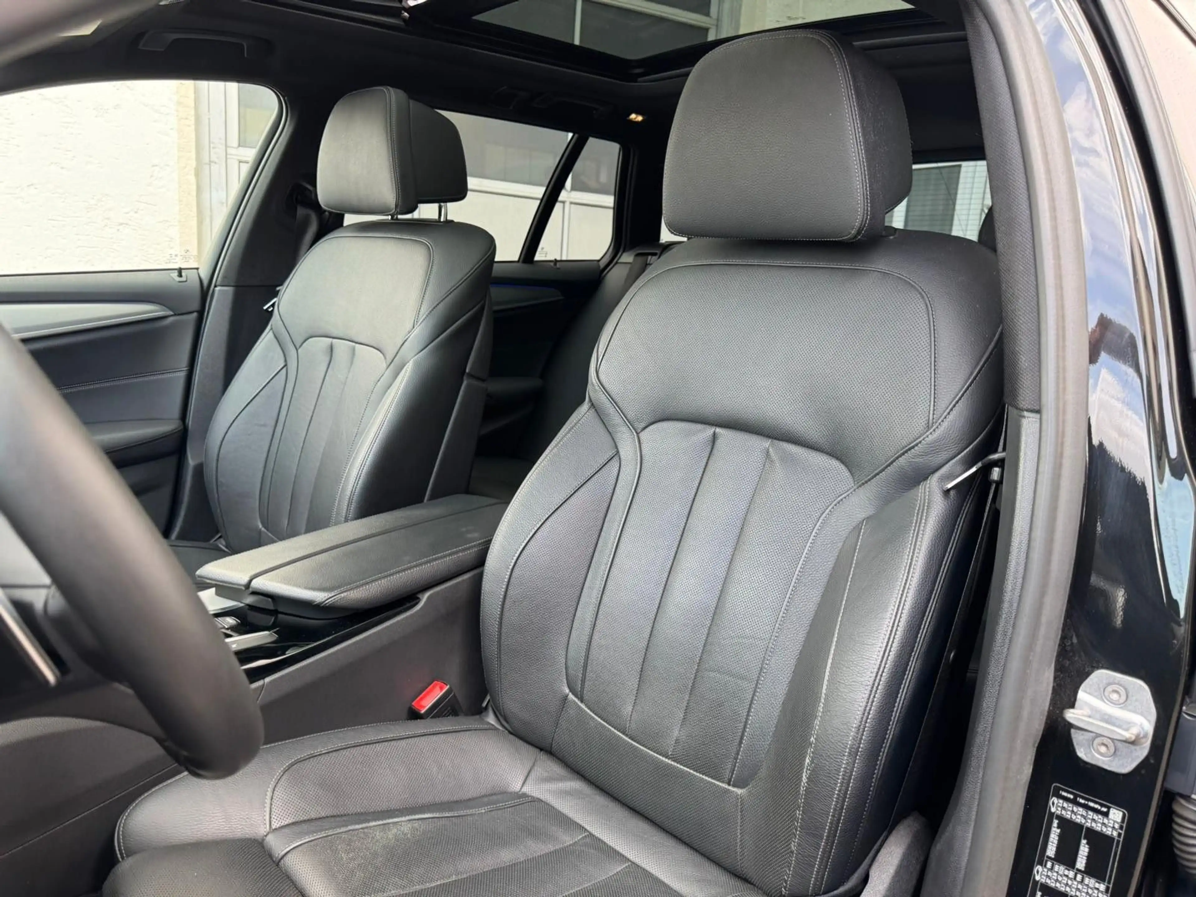 BMW 540 d xD M Sport SHADOW SITZ-KLIMA PANO KEYGO AHK — photo 11