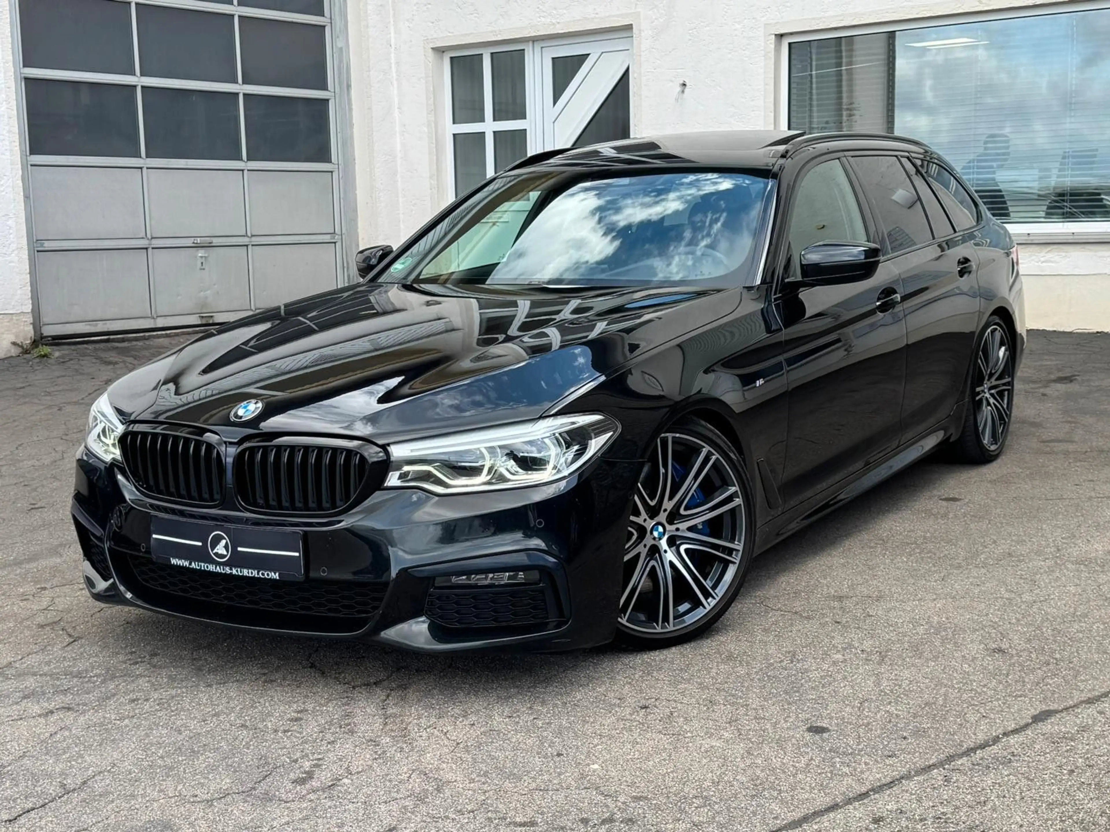 BMW 540 d xD M Sport SHADOW SITZ-KLIMA PANO KEYGO AHK