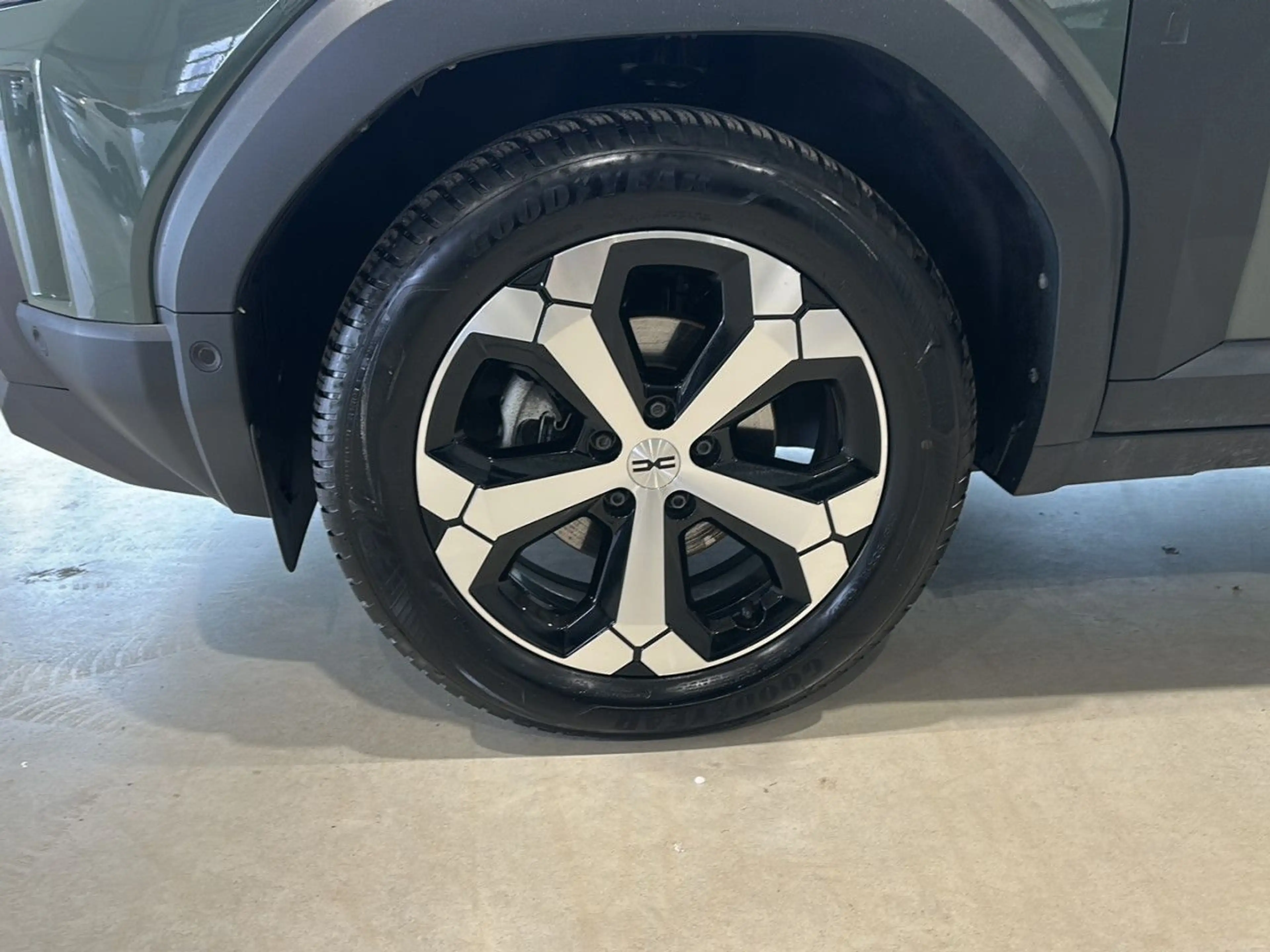 Dacia Duster Hybrid 140 Journey Sportpaket Bluetooth — photo 17