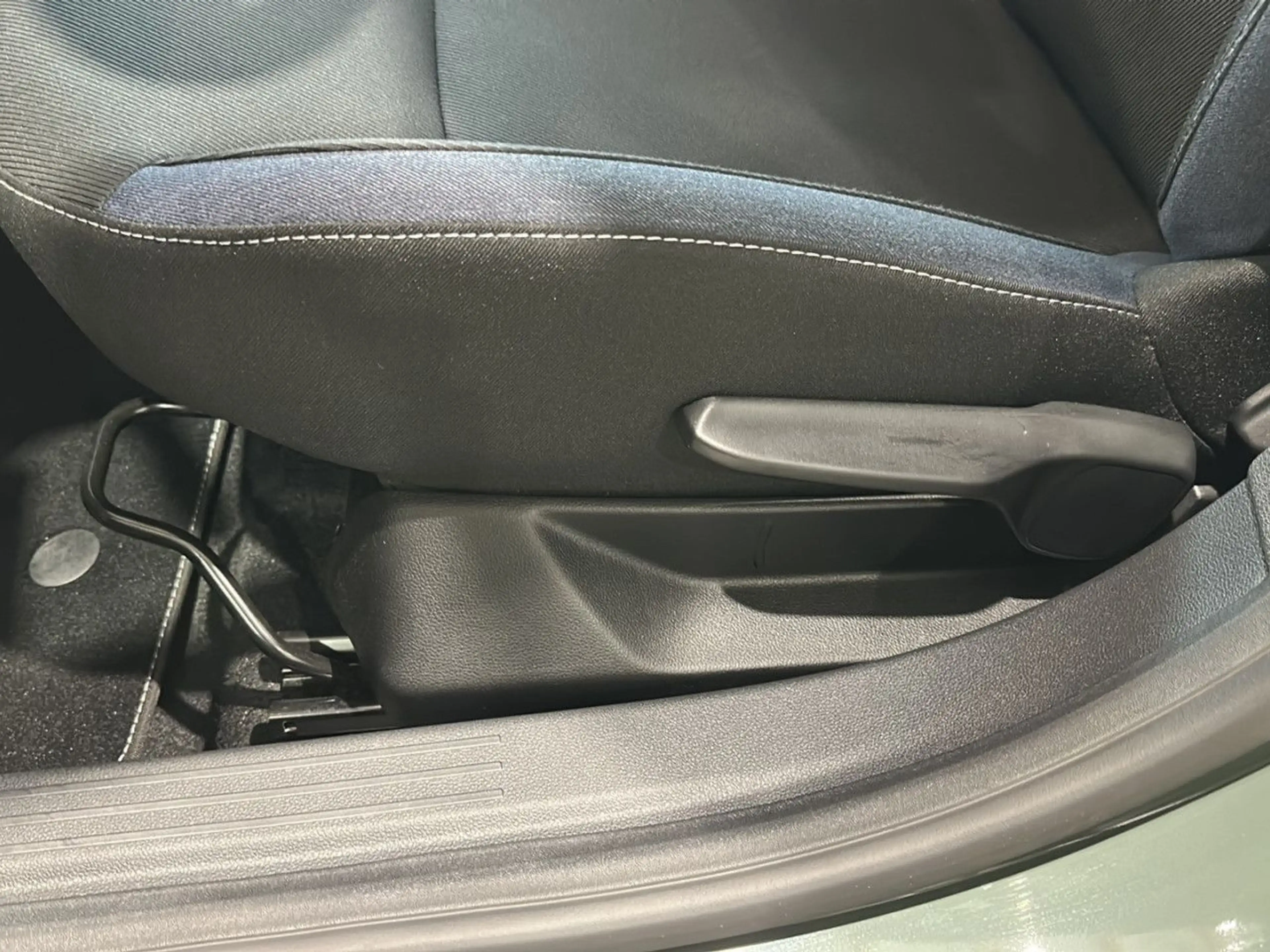 Dacia Duster Hybrid 140 Journey Sportpaket Bluetooth — photo 18