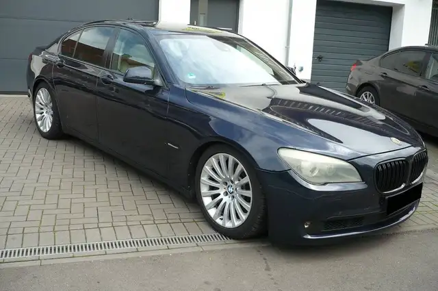 BMW 750 7er 750i xDrive Leder Navi Schiebedach Xenon Sitzheizung