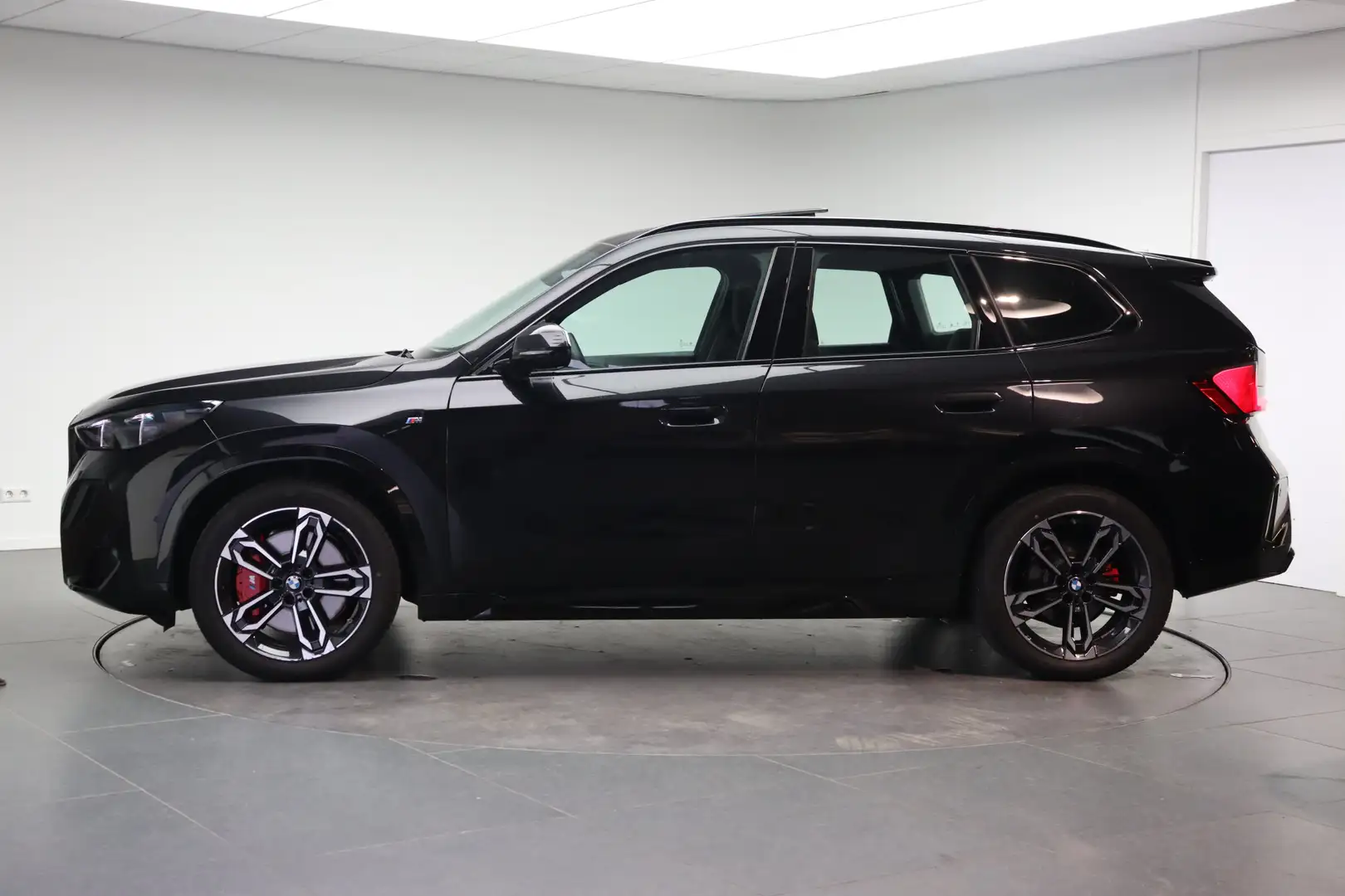 BMW X1 sDrive18i M Sport Automaat / Panoramadak / Sportst Noir - 2