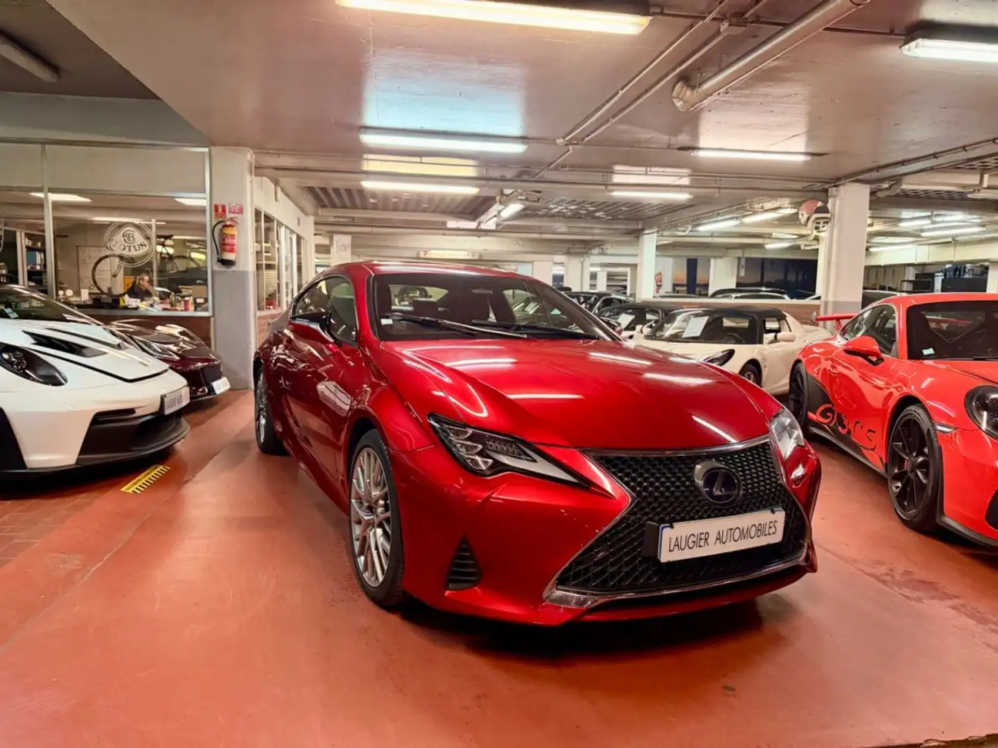 Lexus RC 300h 300H 2.5i HYBRID EXECUTIVE Rot - 2
