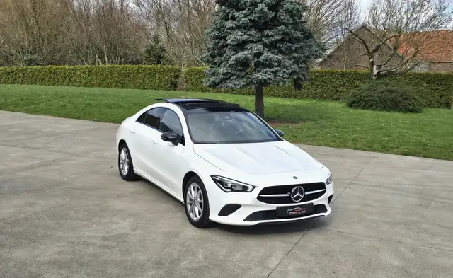 Mercedes-Benz CLA 180 Ess. ** Toit Pano - Caméra - LED ** GAR 12M