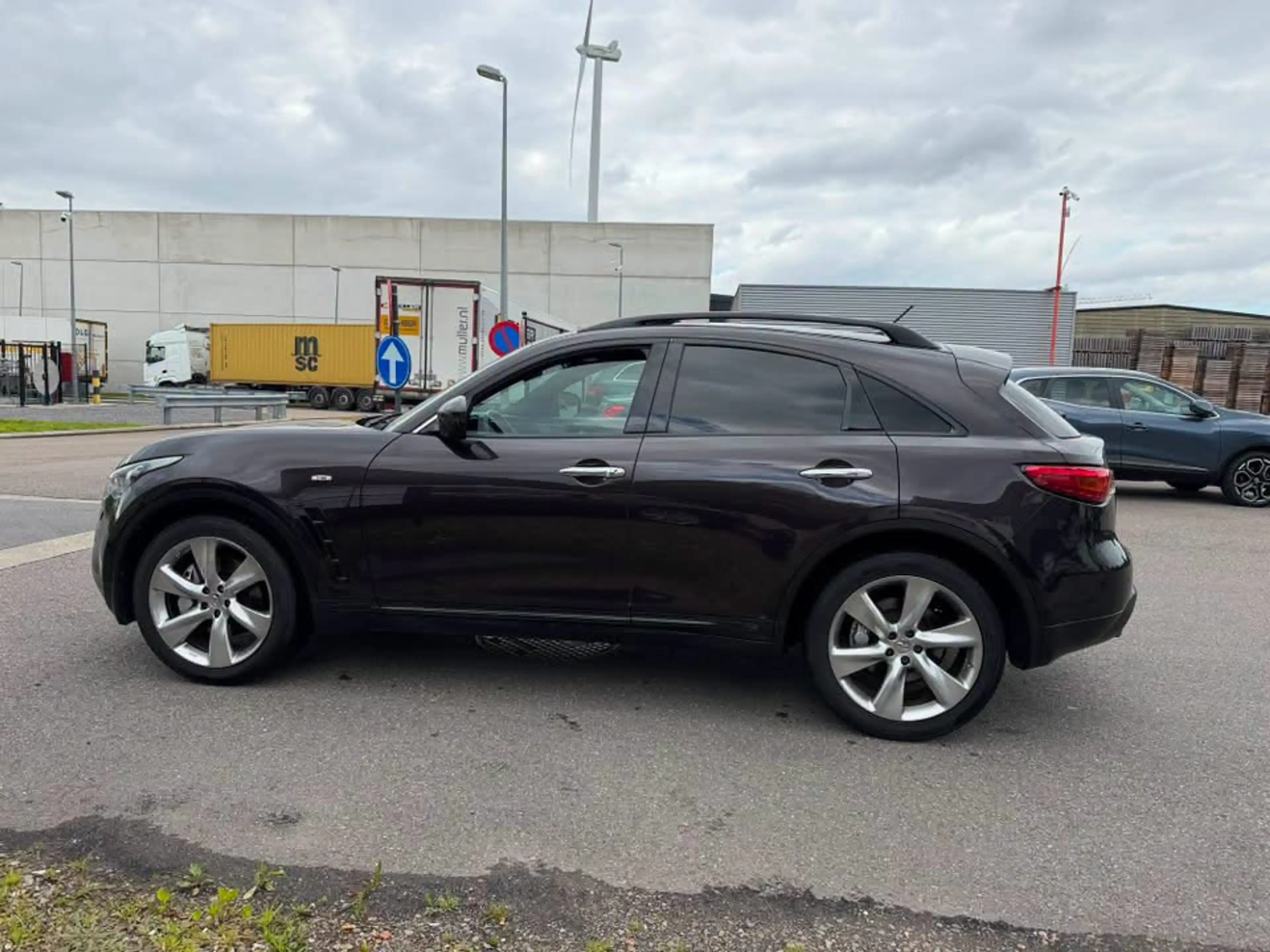 Infiniti FX Infiniti FX37 AWD 3.7i V6 AUTOMAAT – LICHTE VRACHT – 320 PK — photo 2