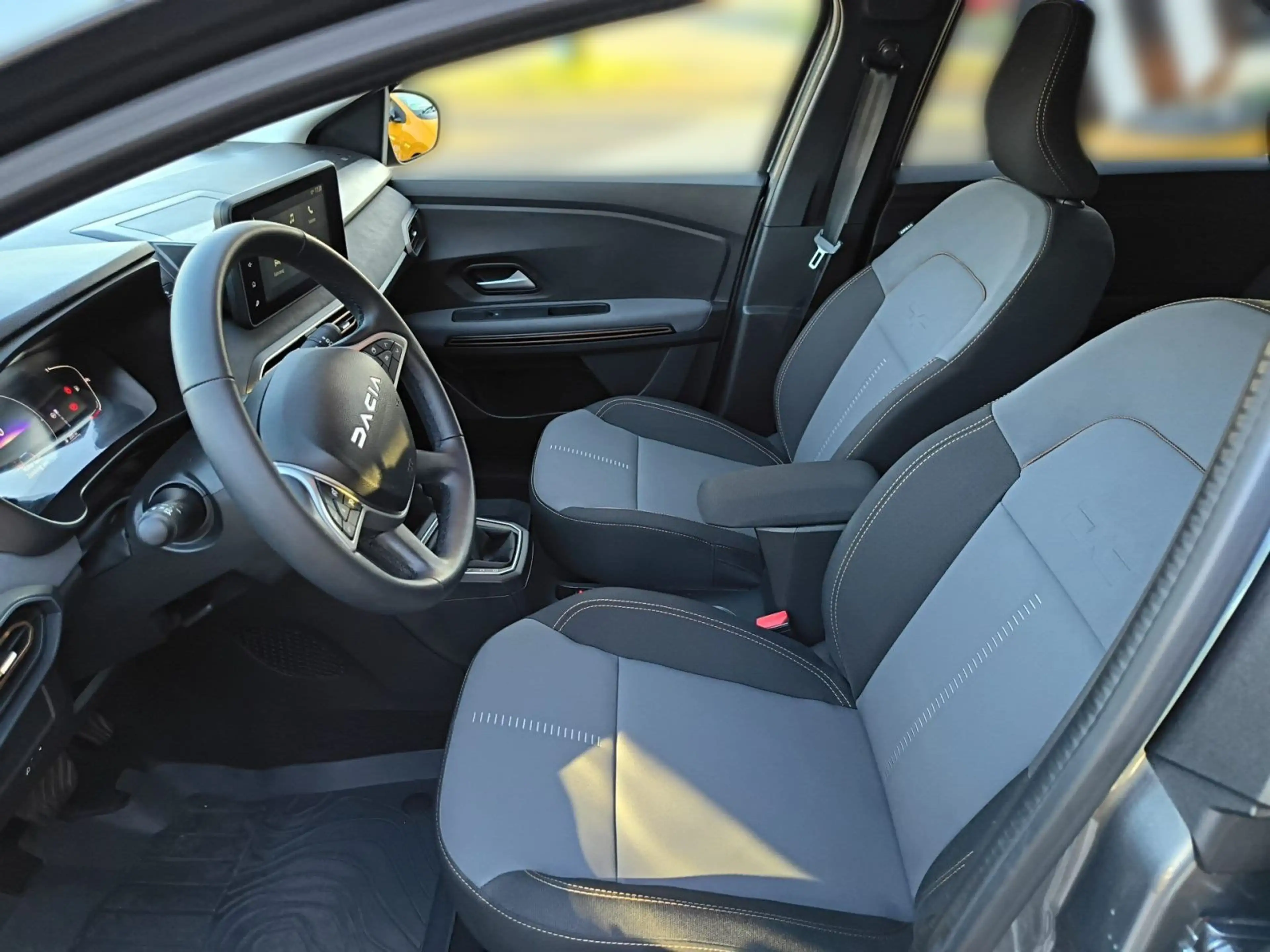 Dacia Jogger 1.6 E-TECH Hybrid 140 Extreme*Klimaautoma — photo 7