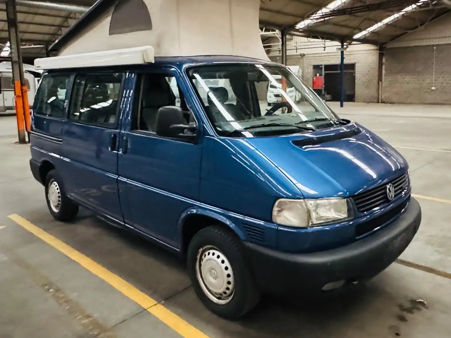 Volkswagen T4 California westfalia 2.5Tdi Airco/CruiseC Blauw - 2