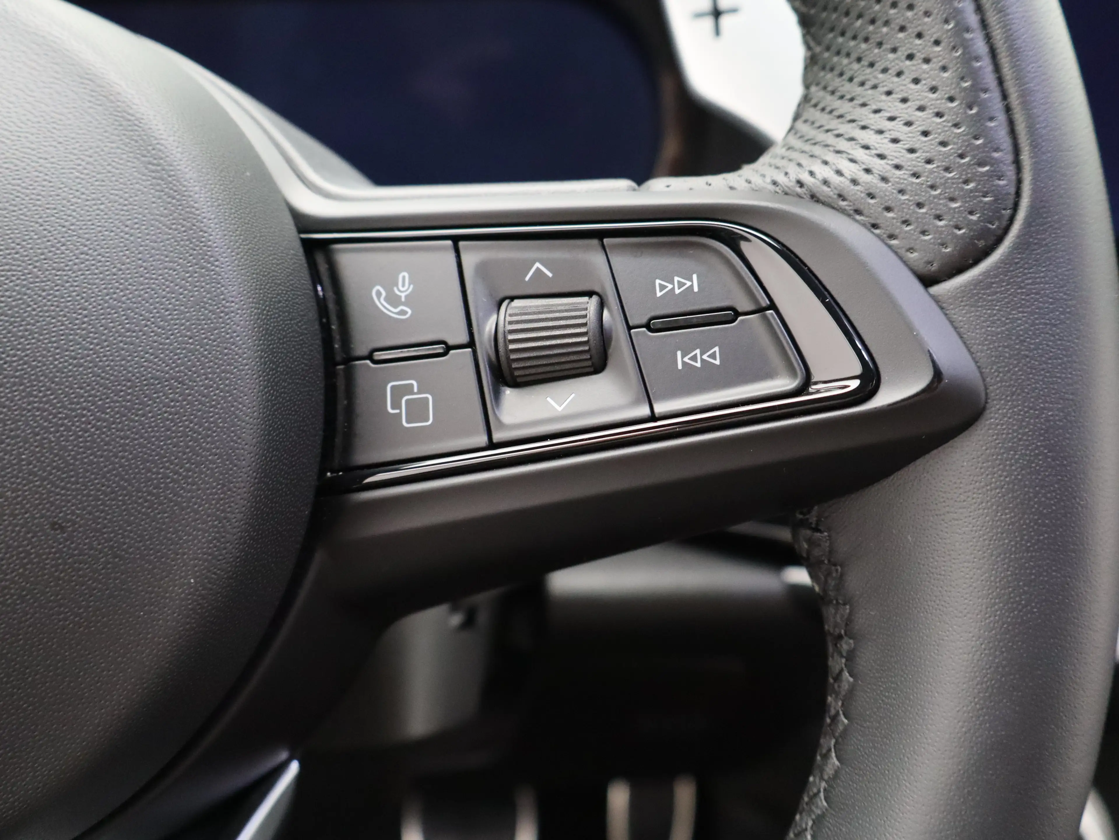 Alfa Romeo Tonale 1.5T Hybrid Veloce | Achterbank met armsteun en sk — photo 29