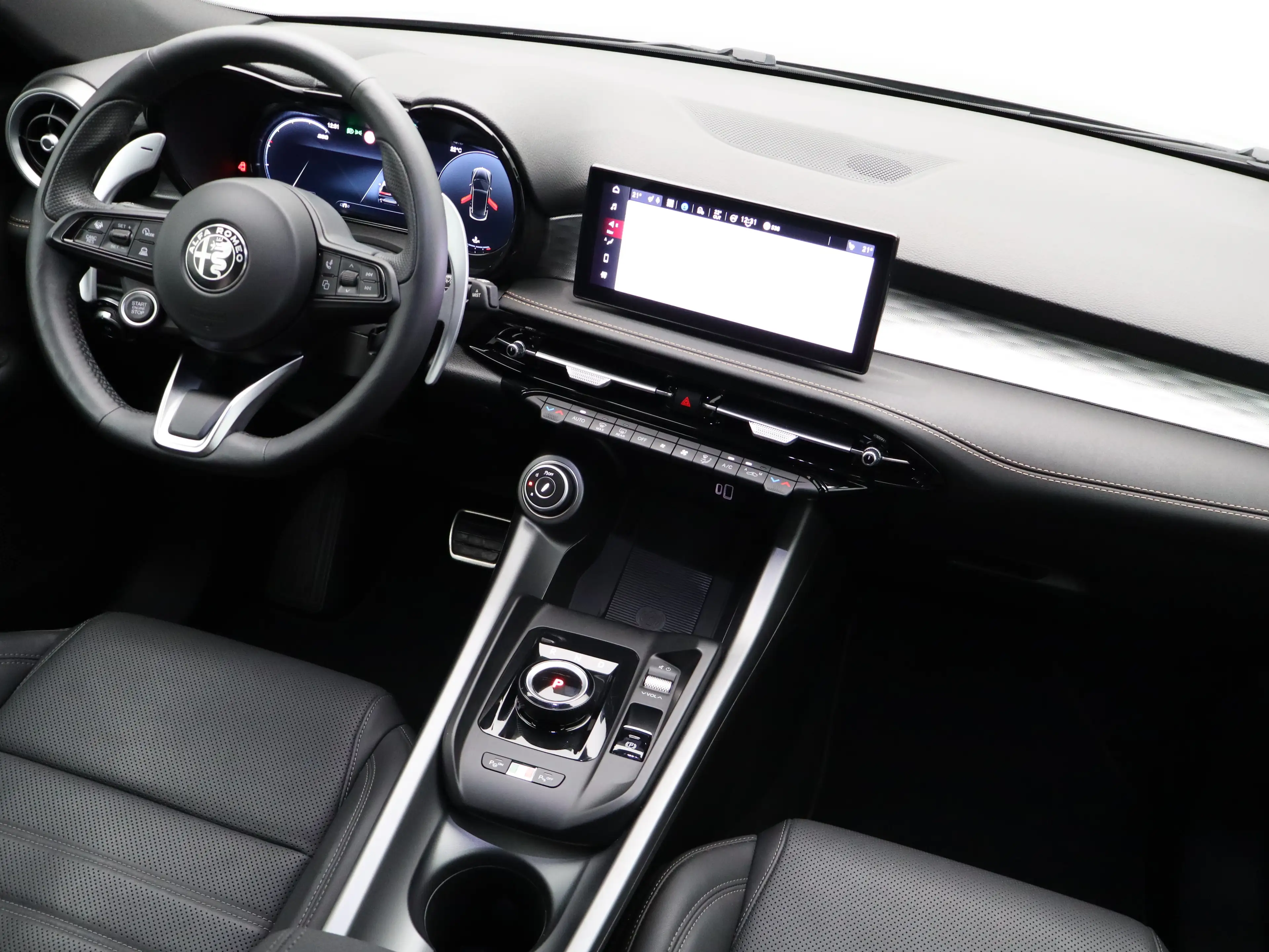 Alfa Romeo Tonale 1.5T Hybrid Veloce | Achterbank met armsteun en sk — photo 39