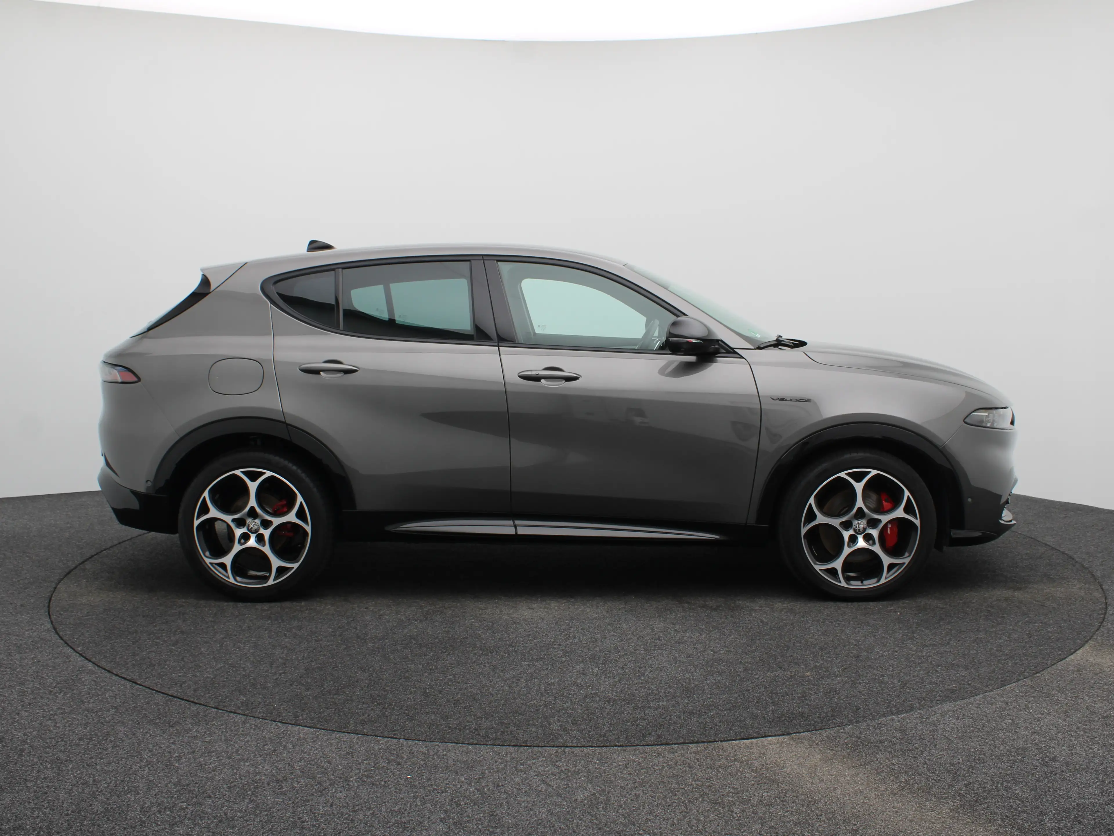Alfa Romeo Tonale 1.5T Hybrid Veloce | Achterbank met armsteun en sk — photo 14