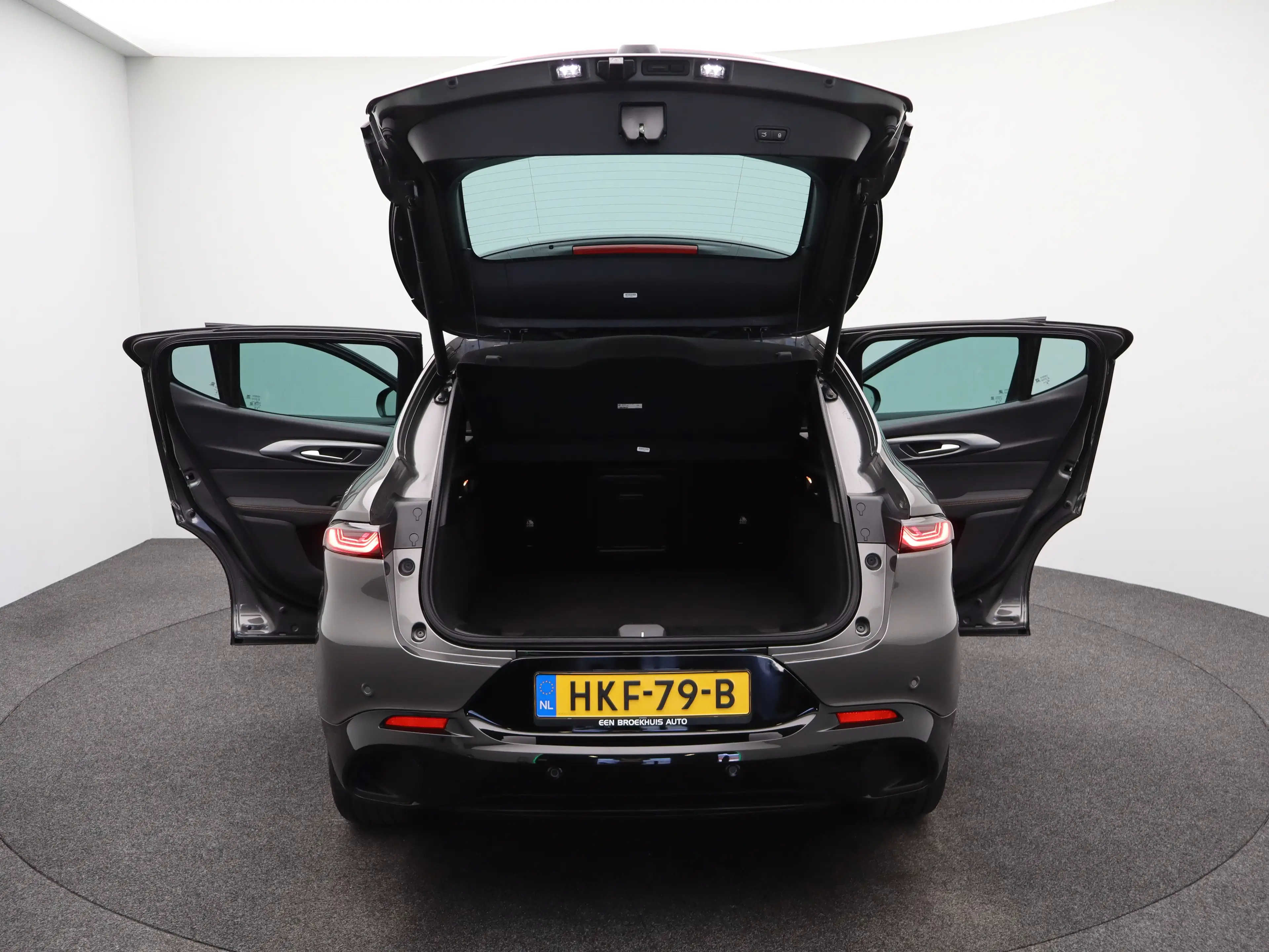 Alfa Romeo Tonale 1.5T Hybrid Veloce | Achterbank met armsteun en sk — photo 15