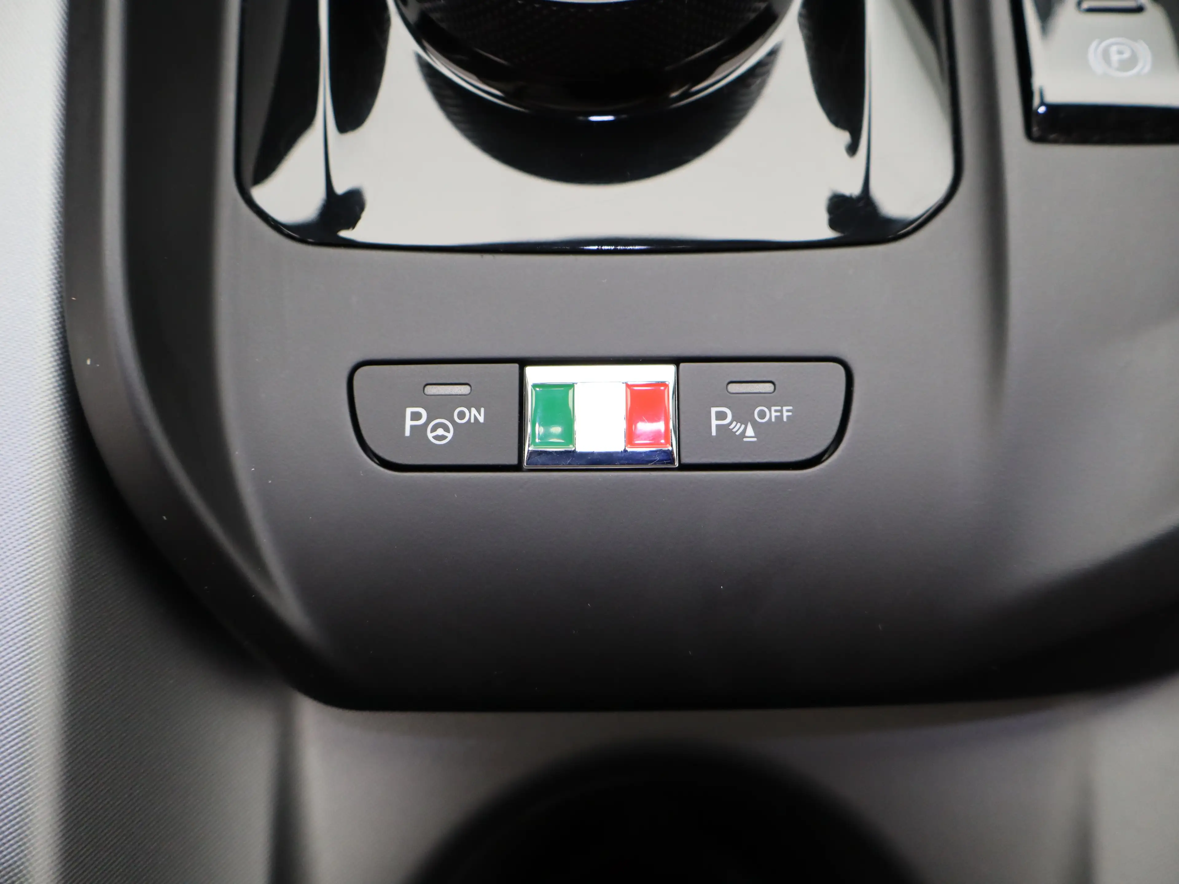 Alfa Romeo Tonale 1.5T Hybrid Veloce | Achterbank met armsteun en sk — photo 27