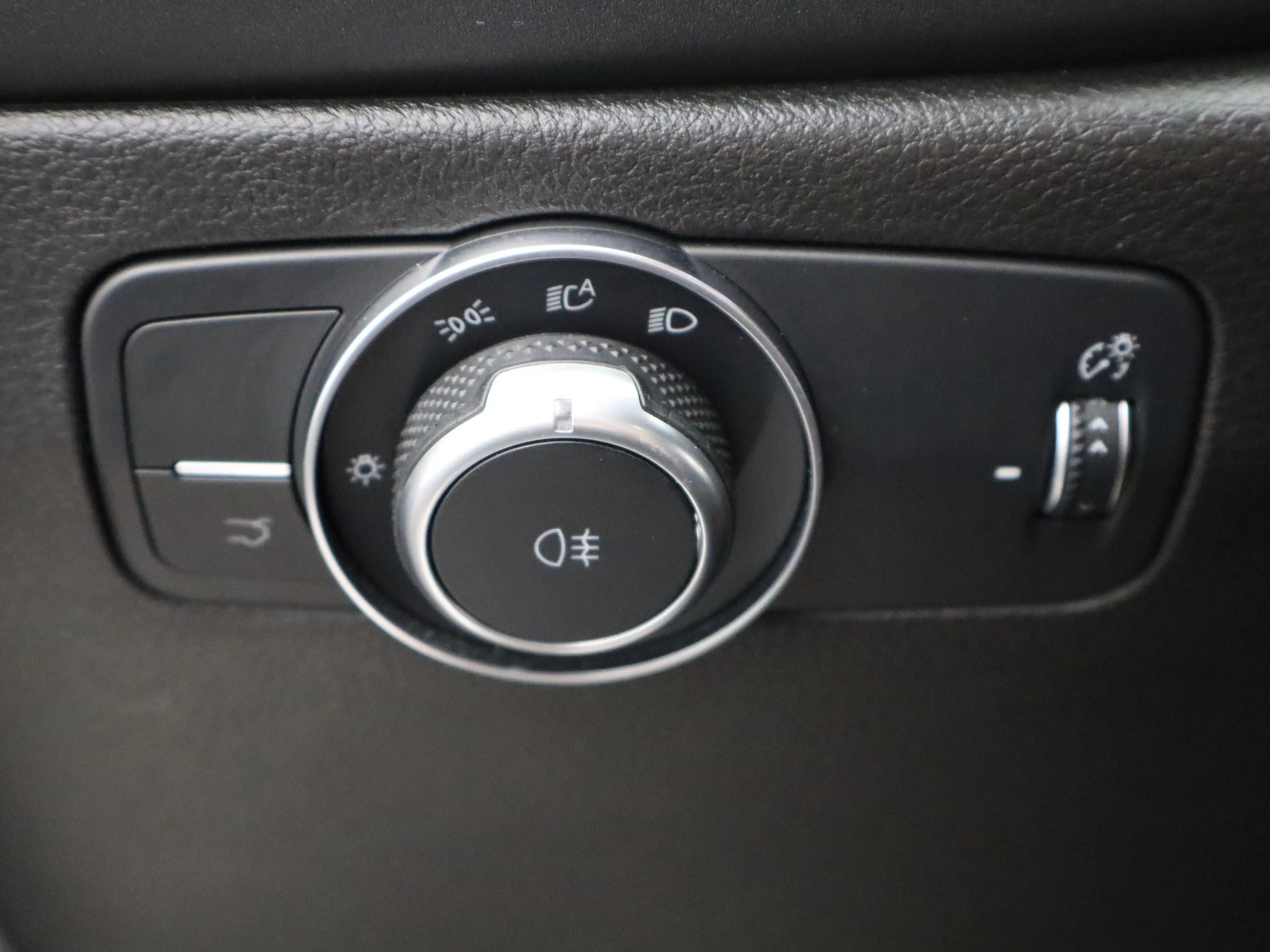 Alfa Romeo Tonale 1.5T Hybrid Veloce | Achterbank met armsteun en sk — photo 30