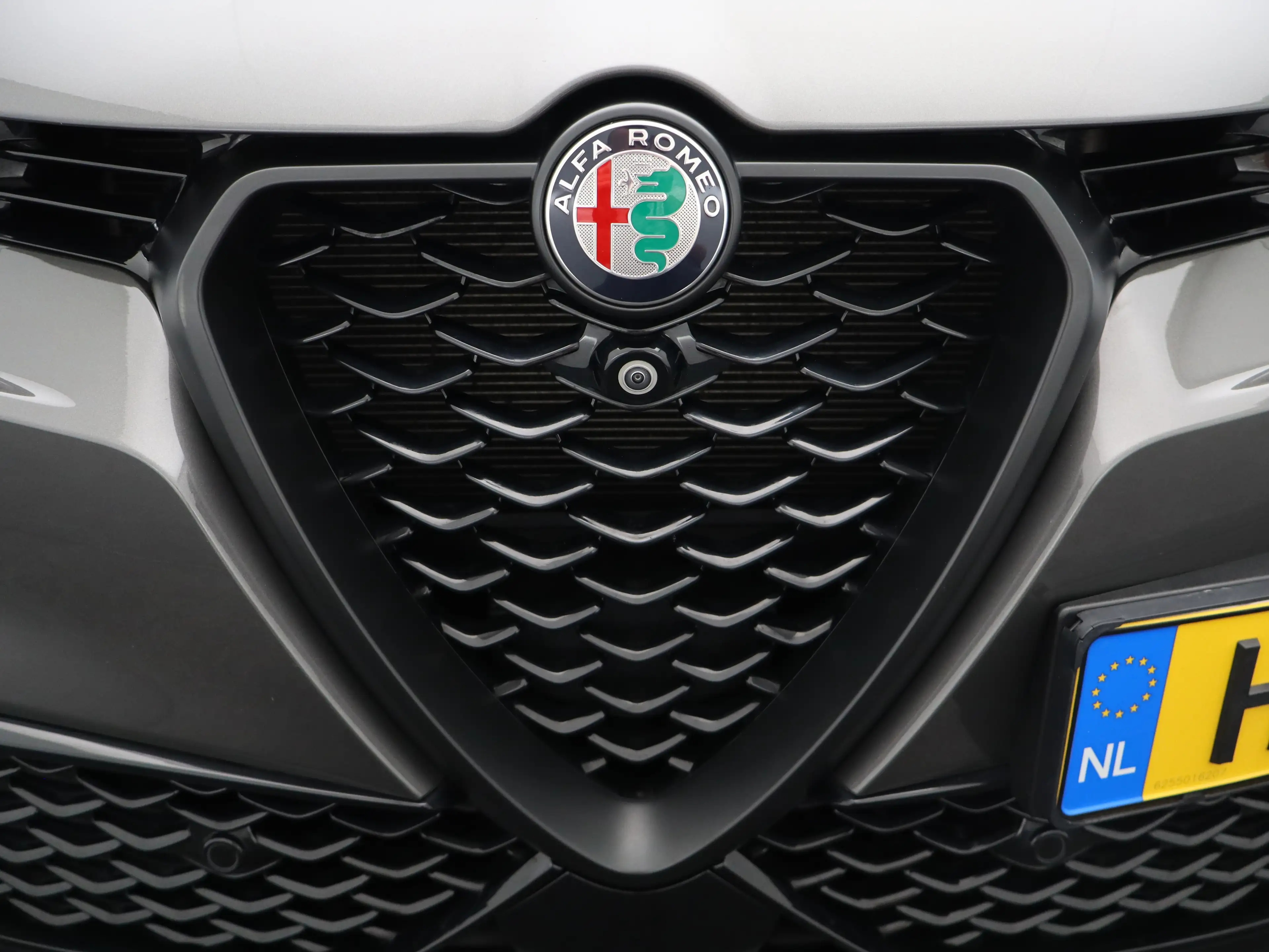 Alfa Romeo Tonale 1.5T Hybrid Veloce | Achterbank met armsteun en sk — photo 43