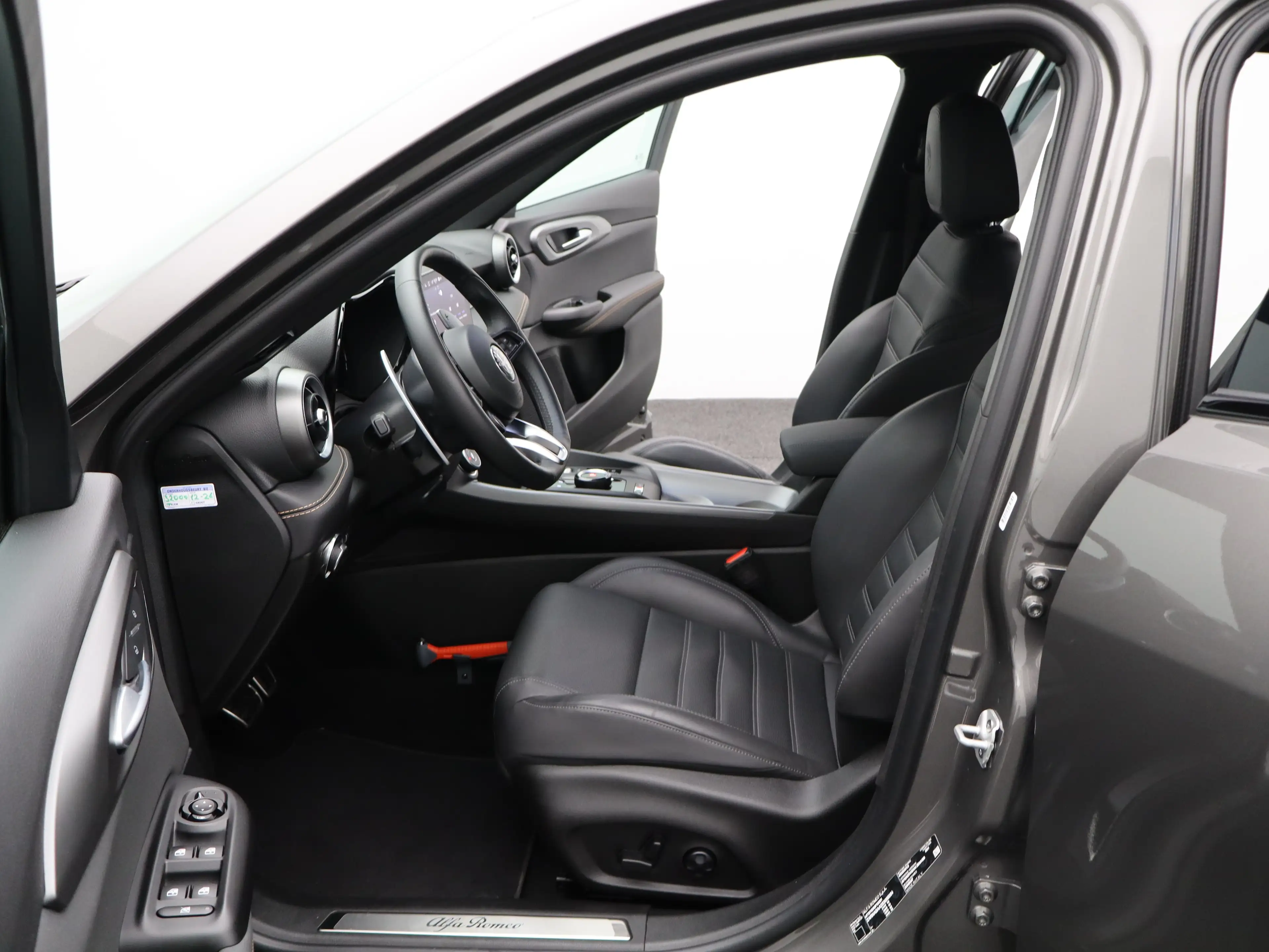 Alfa Romeo Tonale 1.5T Hybrid Veloce | Achterbank met armsteun en sk — photo 11