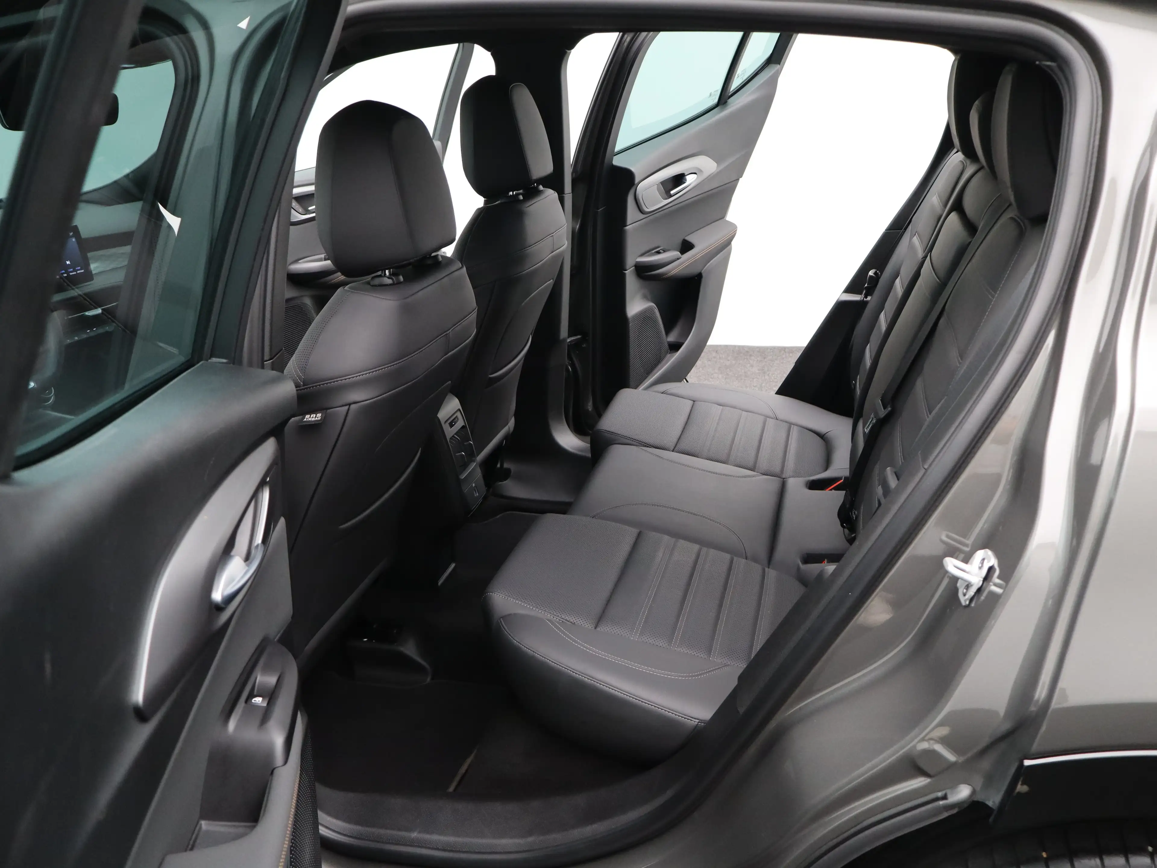 Alfa Romeo Tonale 1.5T Hybrid Veloce | Achterbank met armsteun en sk — photo 12