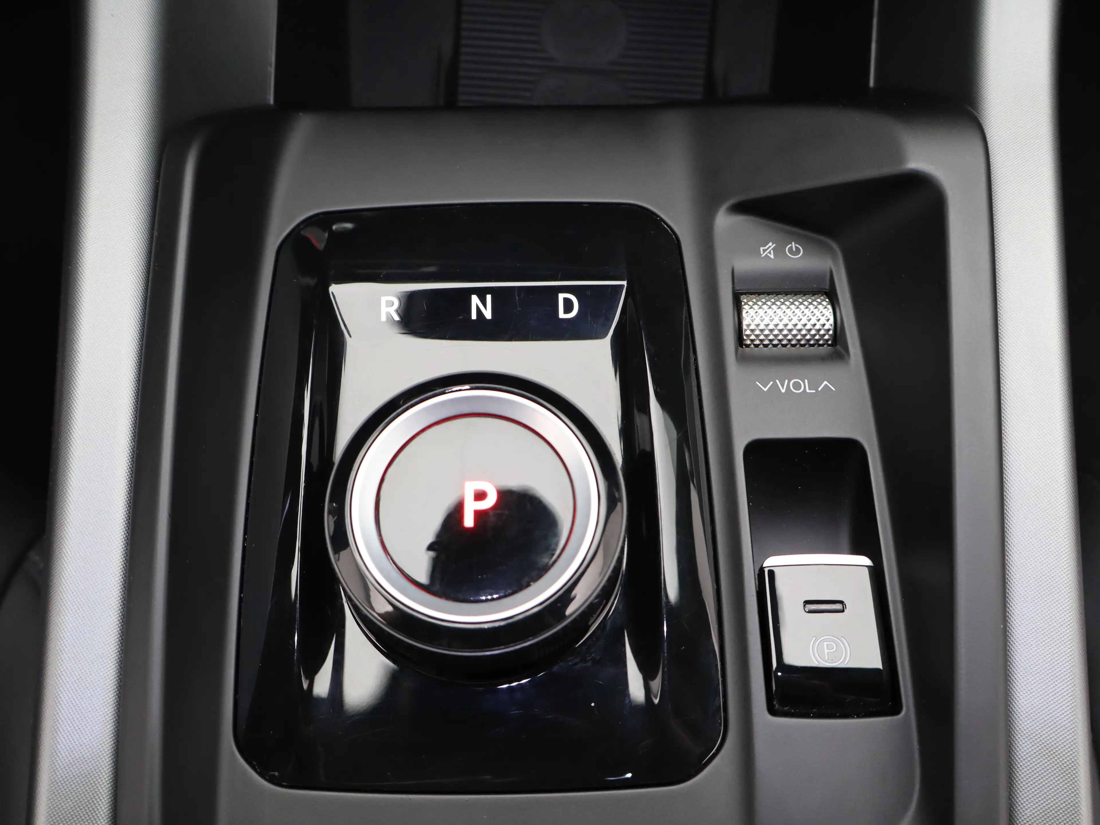 Alfa Romeo Tonale 1.5T Hybrid Veloce | Achterbank met armsteun en sk — photo 26
