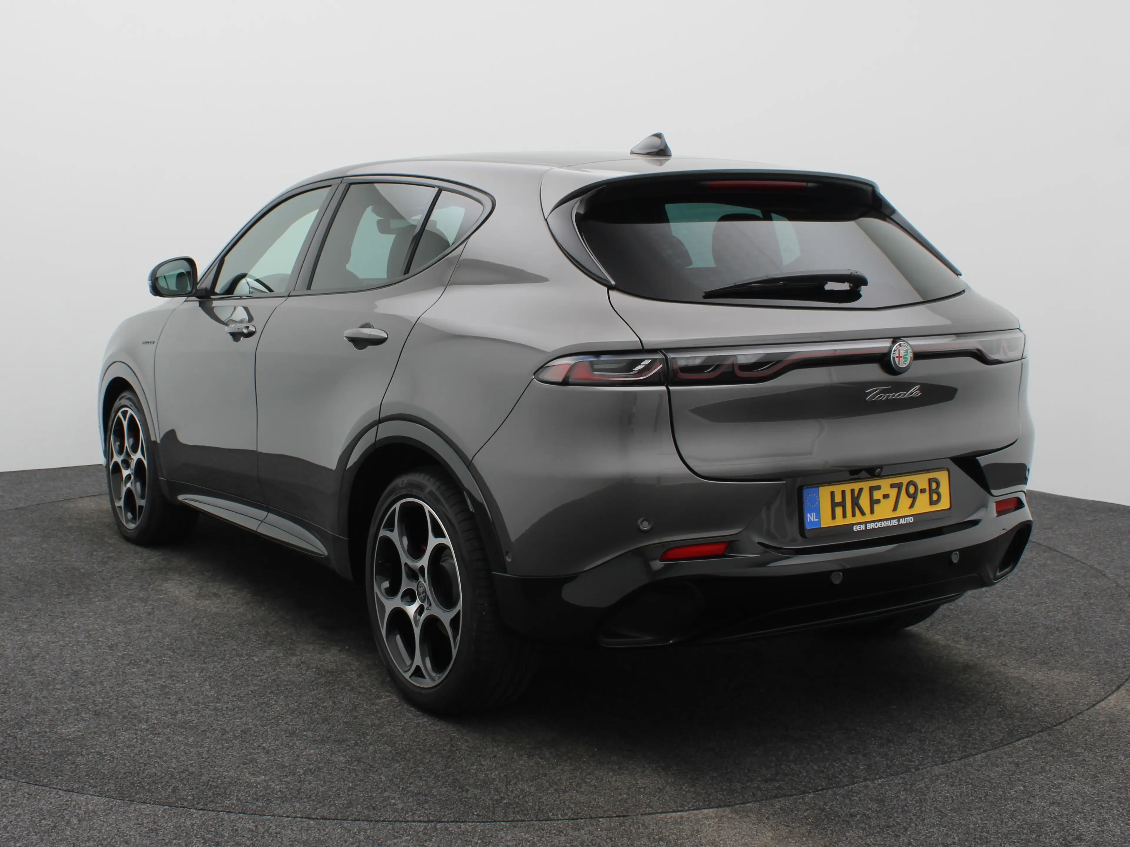 Alfa Romeo Tonale 1.5T Hybrid Veloce | Achterbank met armsteun en sk — photo 10