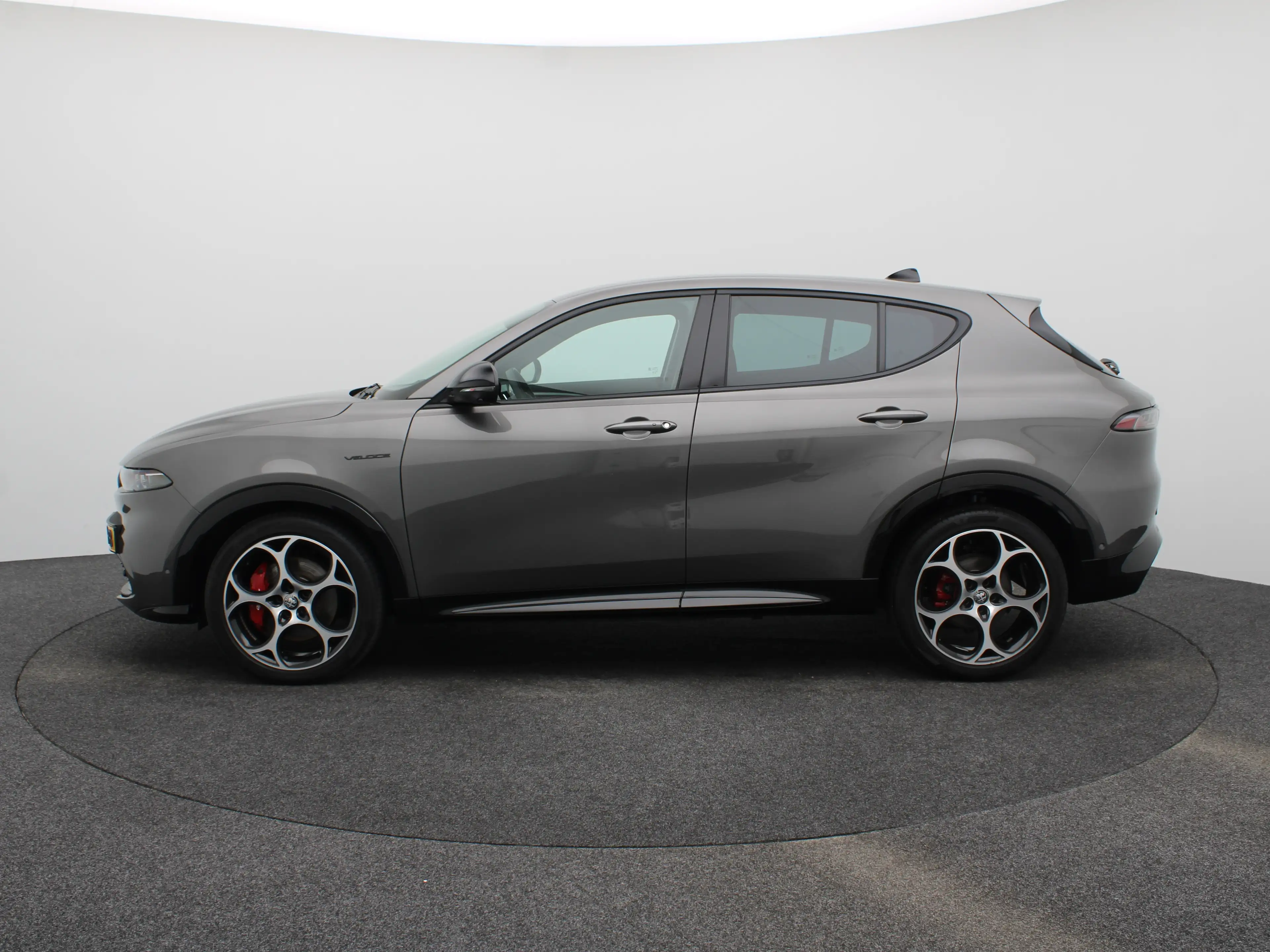 Alfa Romeo Tonale 1.5T Hybrid Veloce | Achterbank met armsteun en sk — photo 13