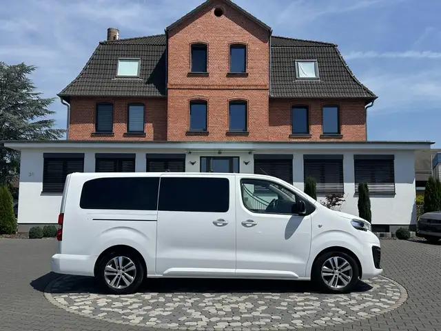 Peugeot Traveller