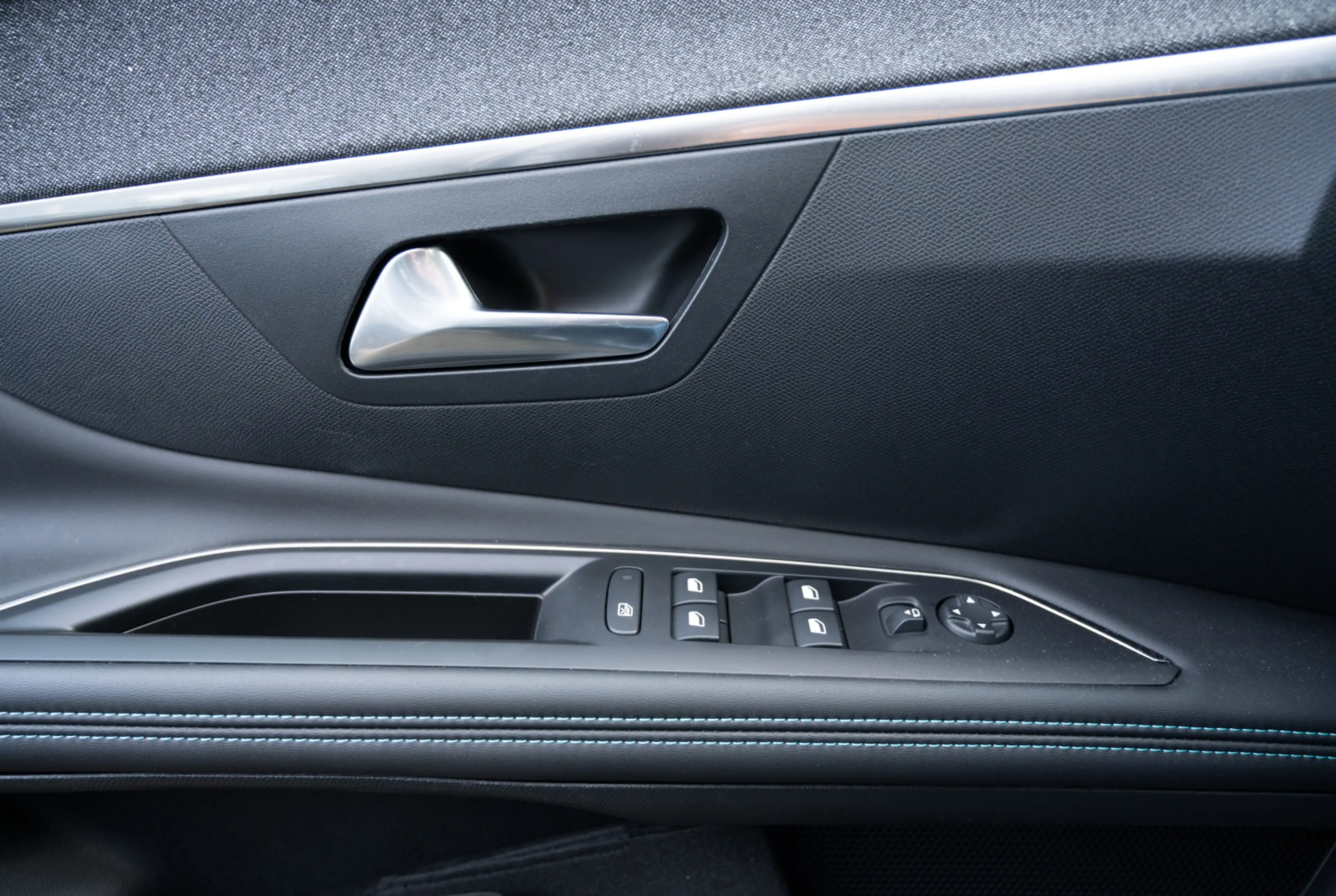Peugeot 3008 Allure Pack 1.2 PureTech 130 EAT8 *NAVI*GRIP-CONTROL* — photo 11