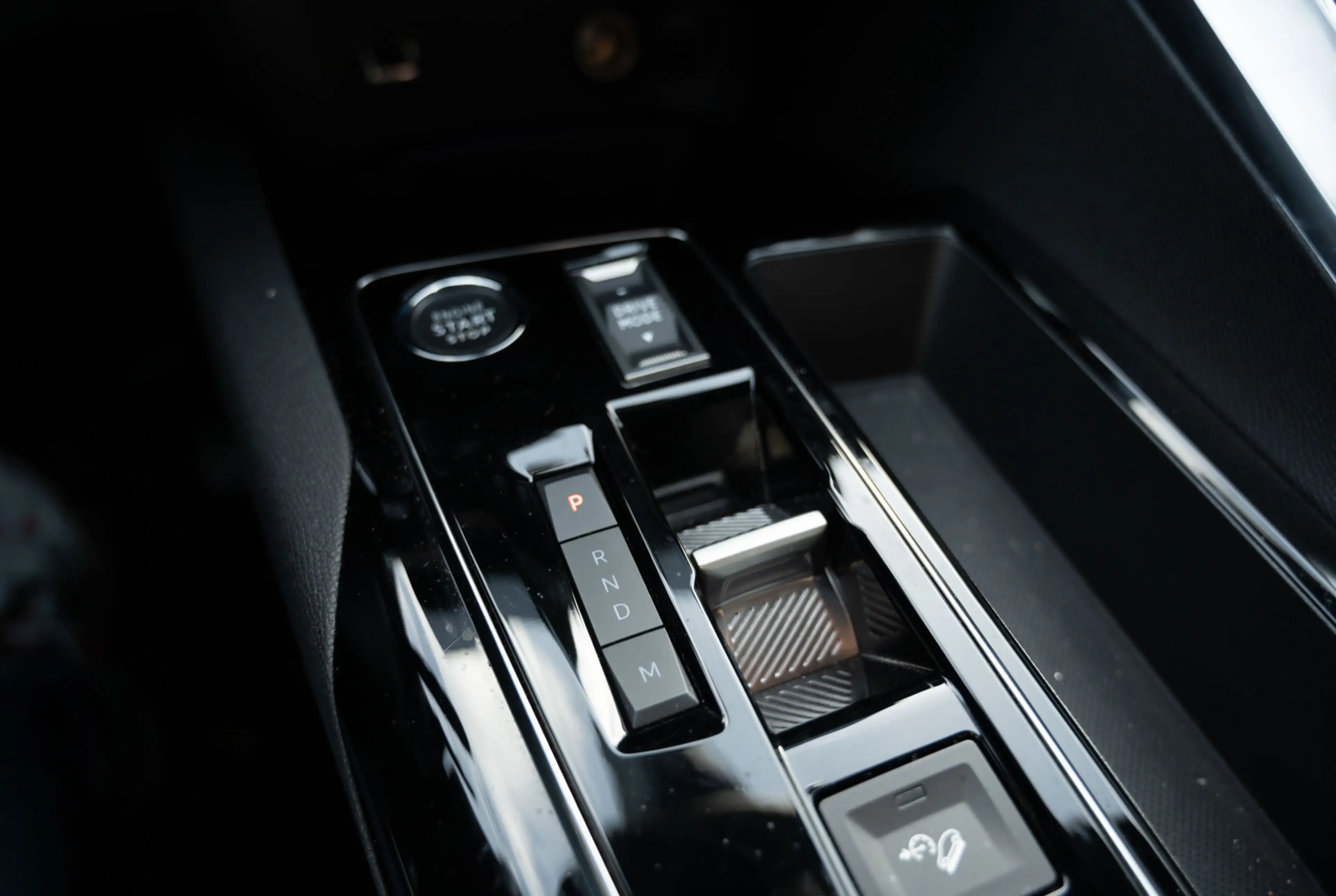 Peugeot 3008 Allure Pack 1.2 PureTech 130 EAT8 *NAVI*GRIP-CONTROL* — photo 9