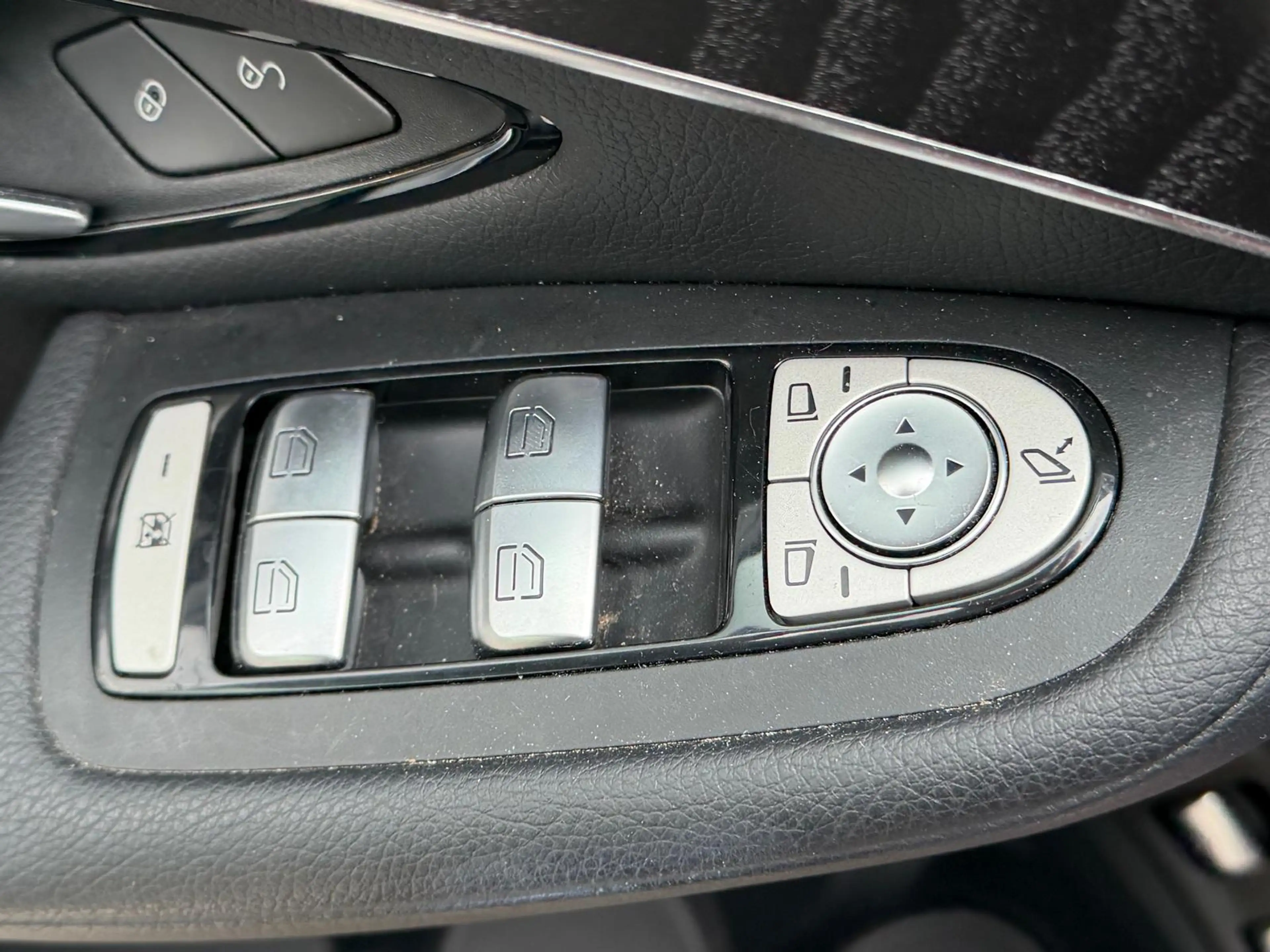 Mercedes-Benz GLC 250 4MATIC Prestige l Panoramadak l Comand APS l LED H — photo 9