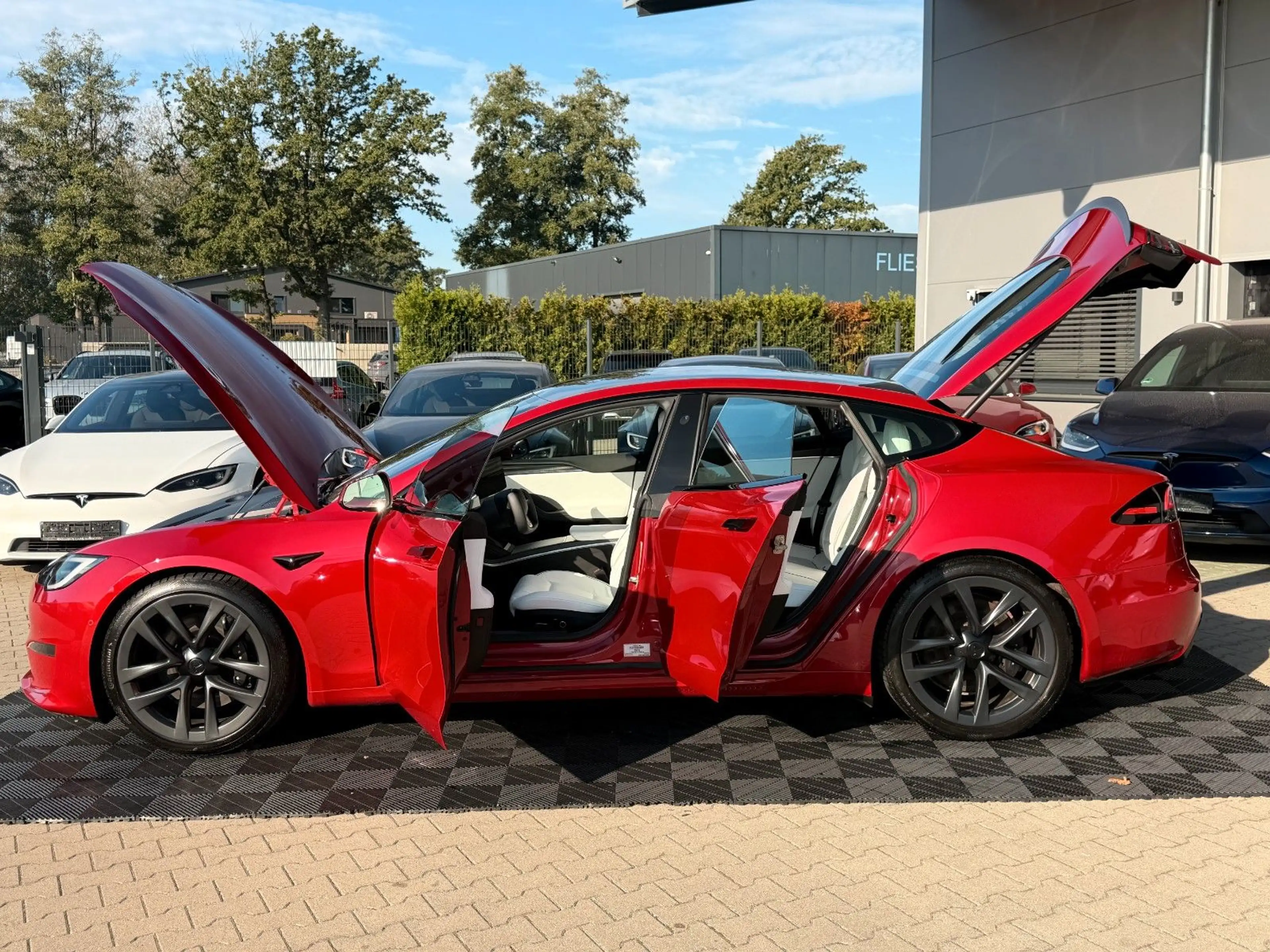 Tesla Model S MODEL S PLAID | ENHANCED AP | 21" | MATRIX — photo 9