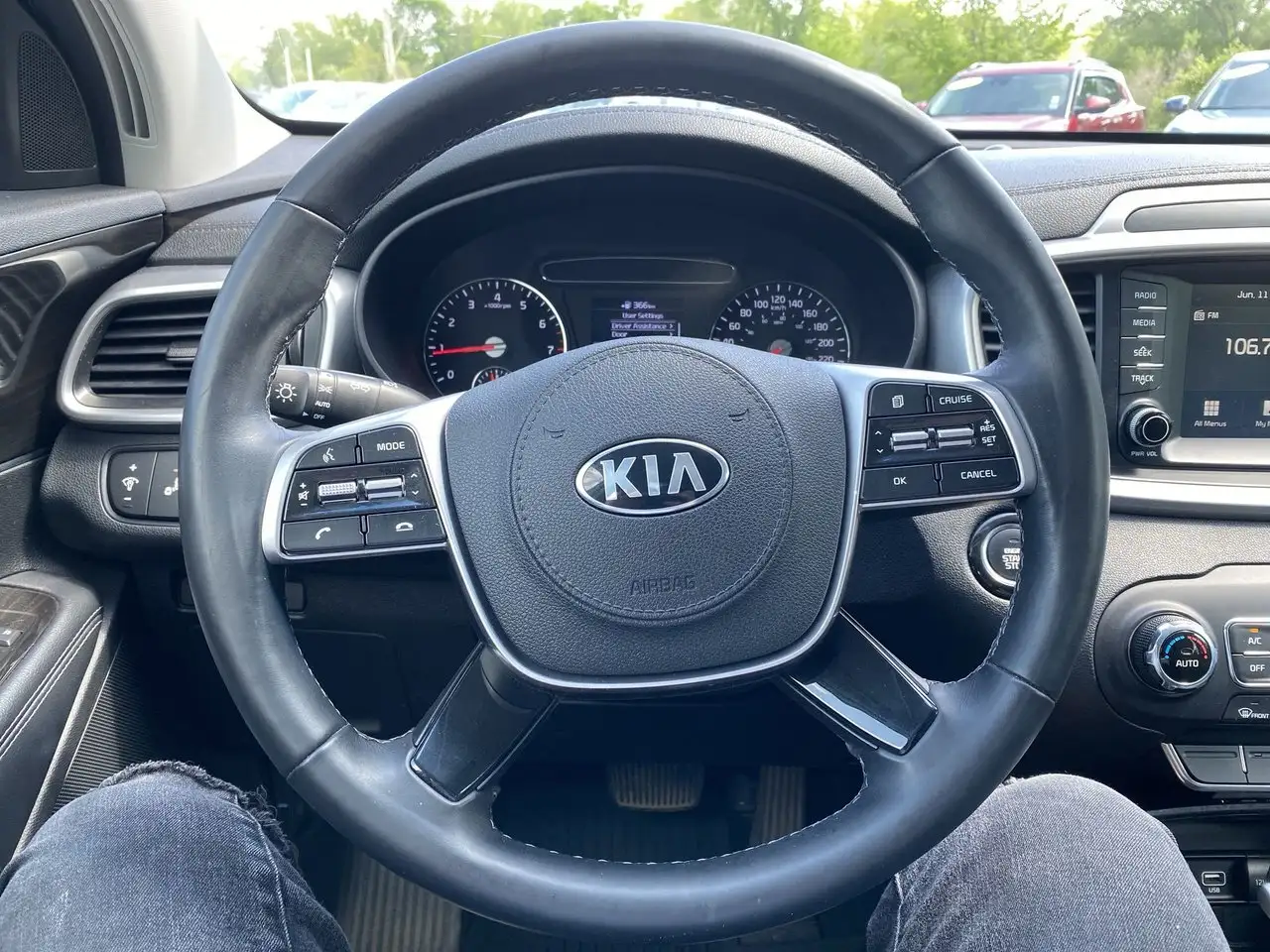 Kia Sorento снимка Kia Sorento