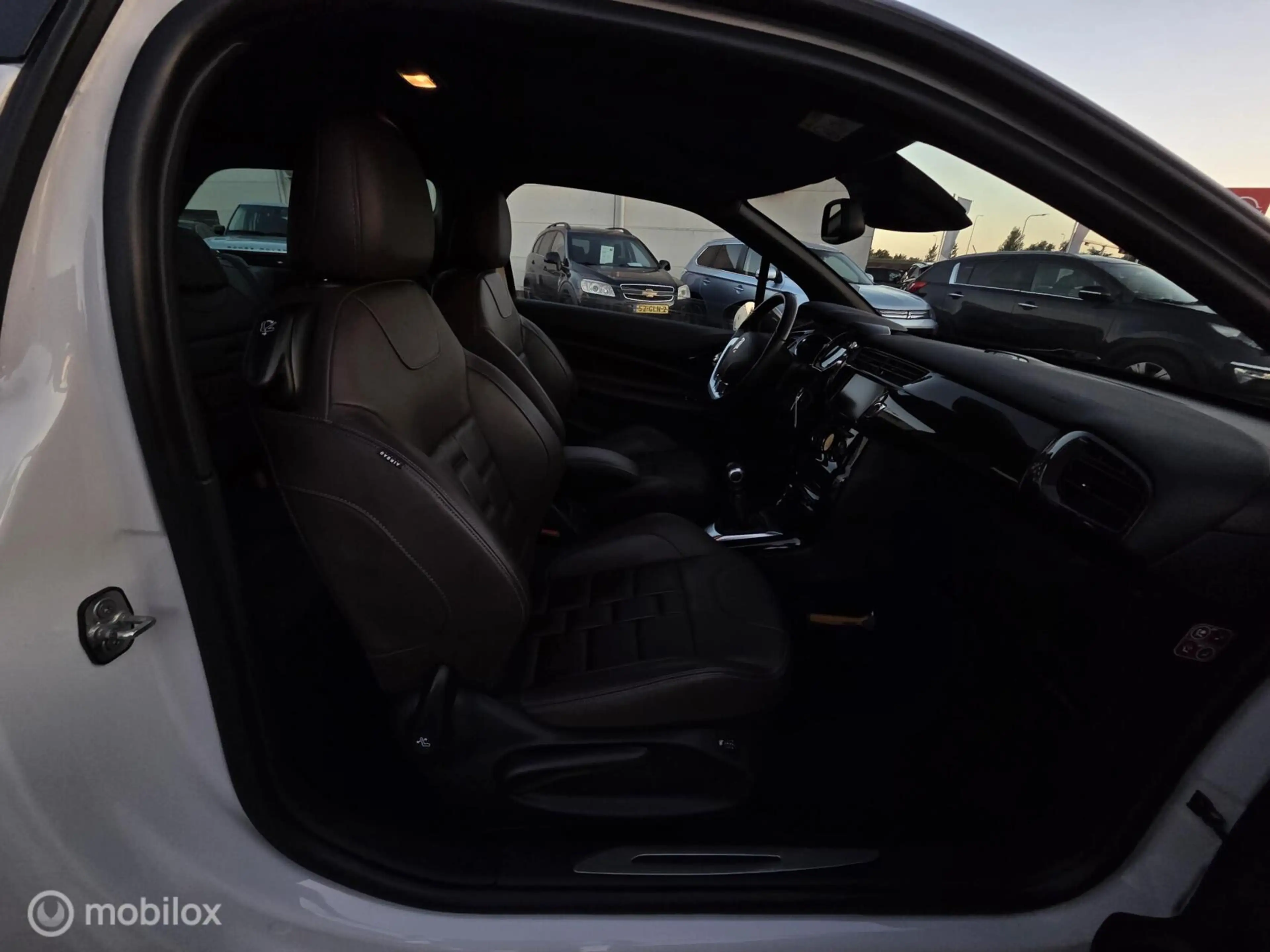 DS Automobiles DS 3 1.2 PureTech Sport Chic Camera/Nav/Leder/Xenon — photo 11
