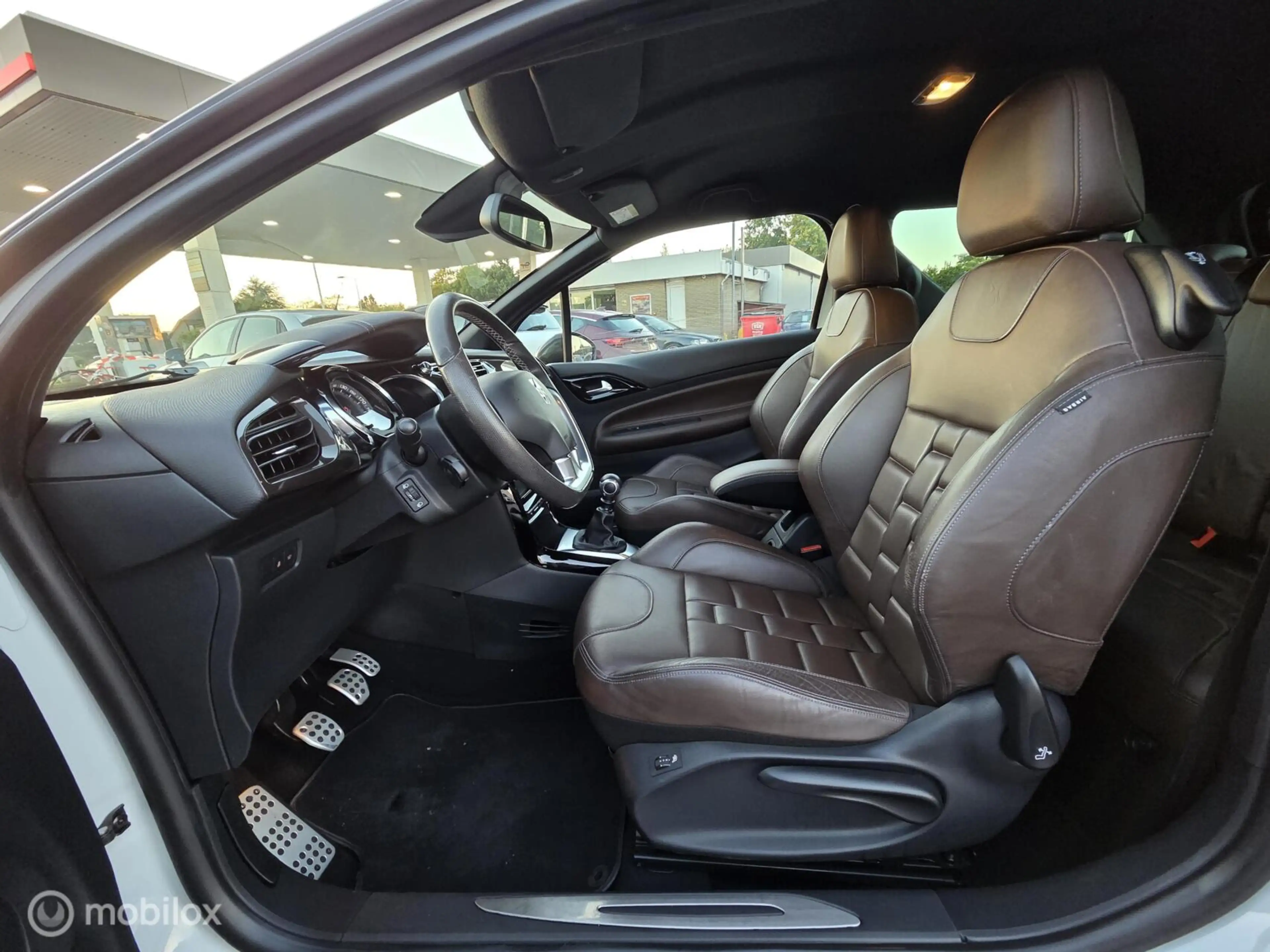 DS Automobiles DS 3 1.2 PureTech Sport Chic Camera/Nav/Leder/Xenon — photo 9