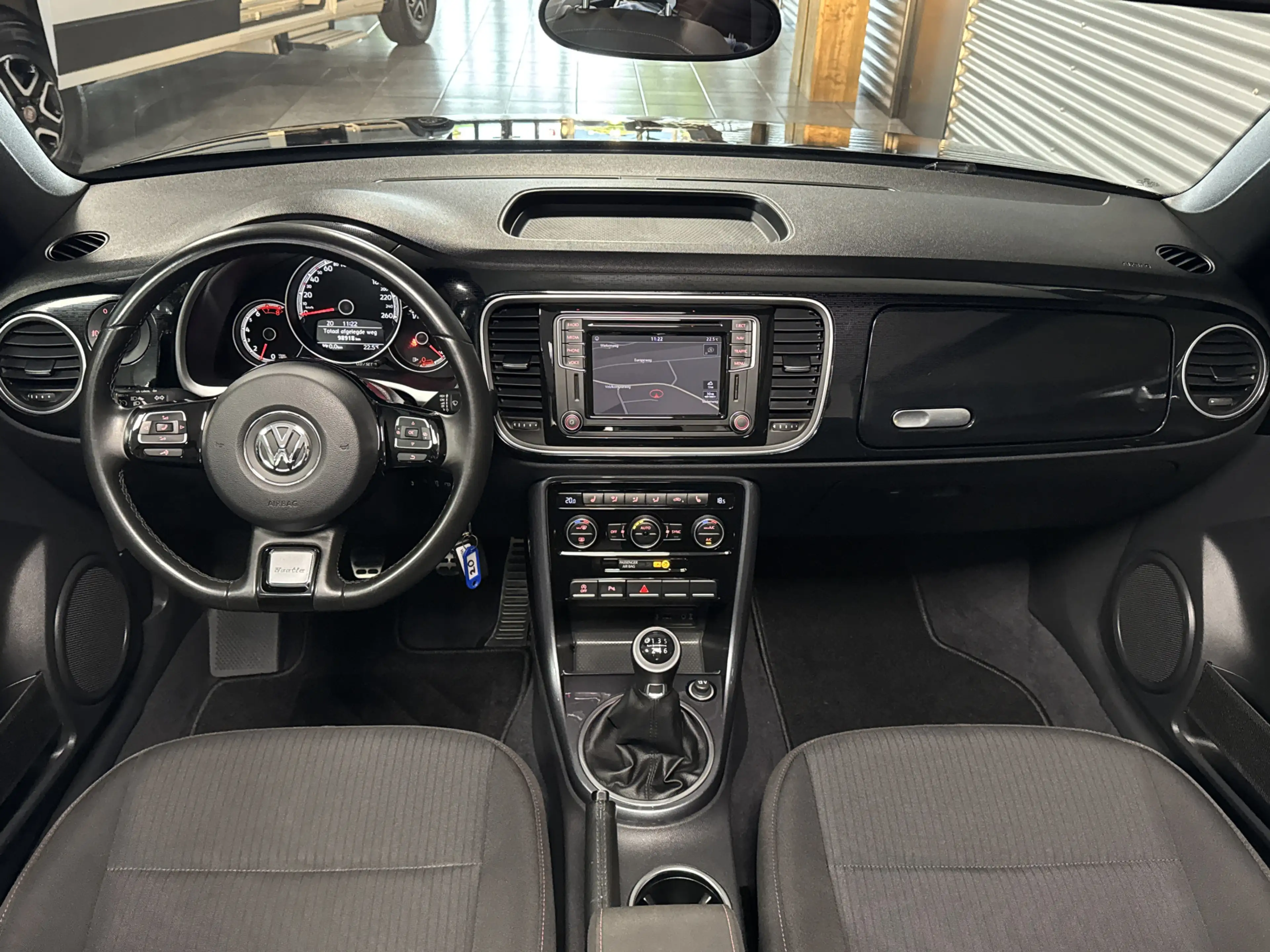 Volkswagen Beetle Cabriolet 1.2 TSI 105 pk Handgeschakeld "SOUND" ui — photo 4