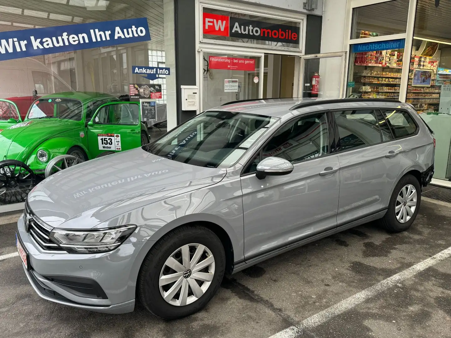 Volkswagen Passat Variant 2,0 TDI DSG Unfall  Airbag`s O.K. Grijs - 1