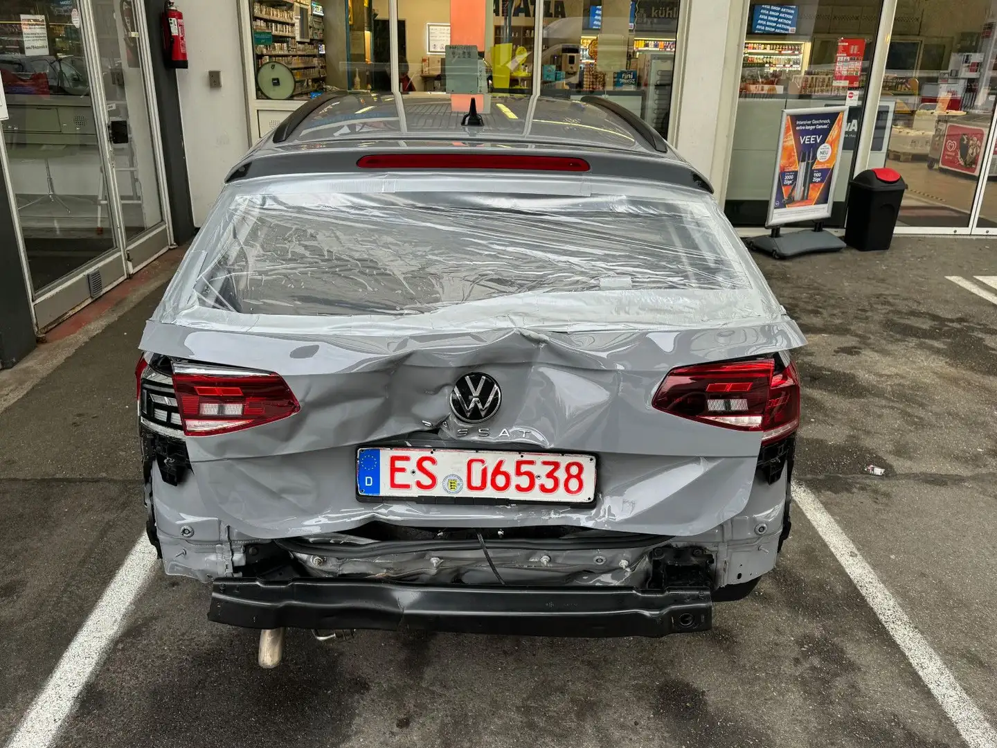Volkswagen Passat Variant 2,0 TDI DSG Unfall  Airbag`s O.K. Grijs - 2