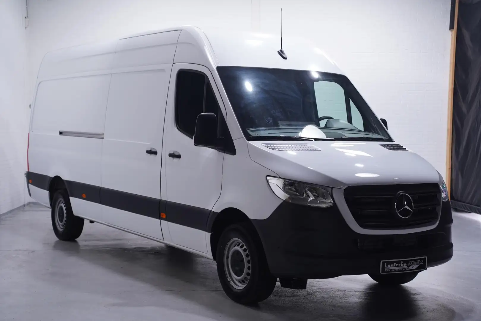 Mercedes-Benz Sprinter 317 CDI 170 pk L3H2 Airco, Camera MBux Audio Apple Blanc - 2