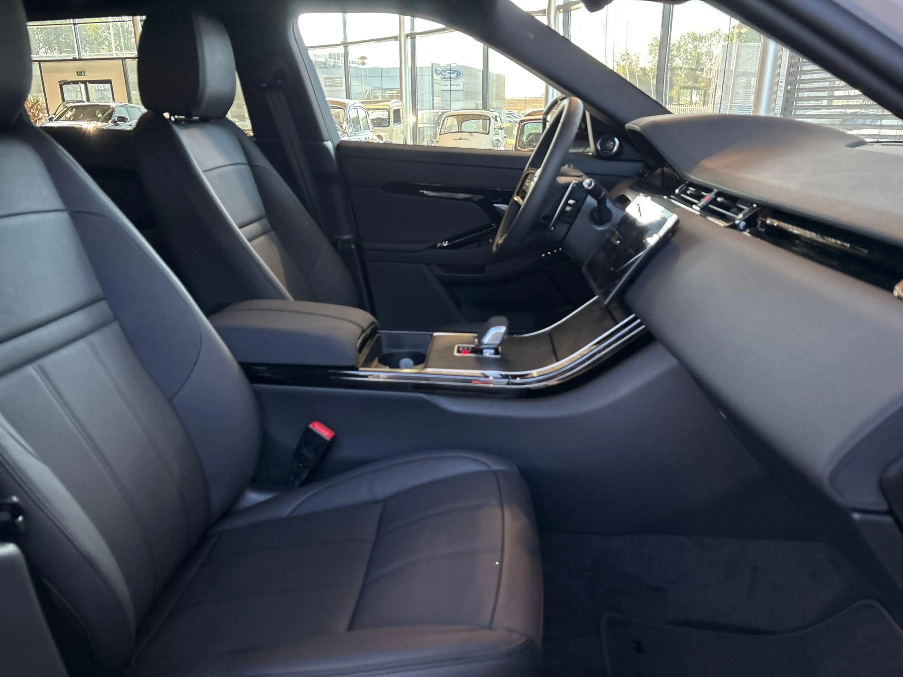 Land Rover Range Rover Evoque P270e AWD DYNAMIC SE -PANO.DAK|20"LM|BLACK PACK|CO — photo 10