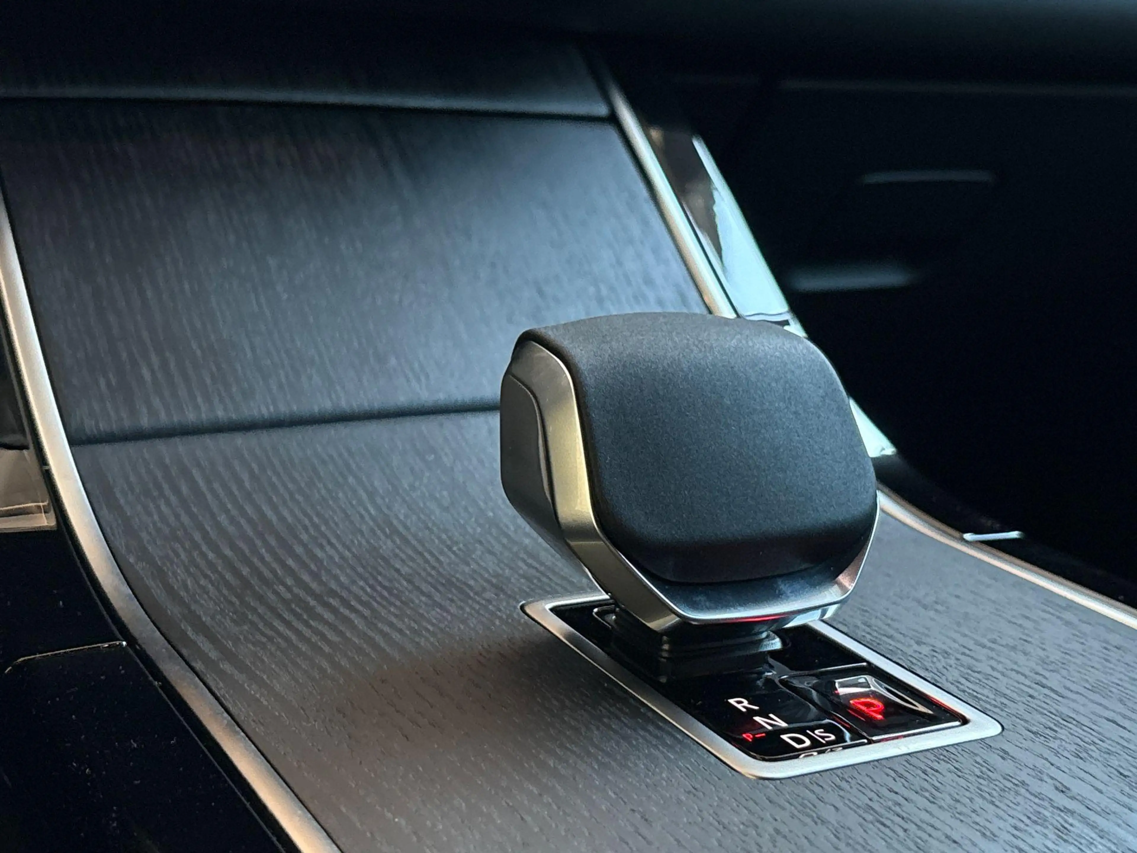 Land Rover Range Rover Evoque P270e AWD DYNAMIC SE -PANO.DAK|20"LM|BLACK PACK|CO — photo 16
