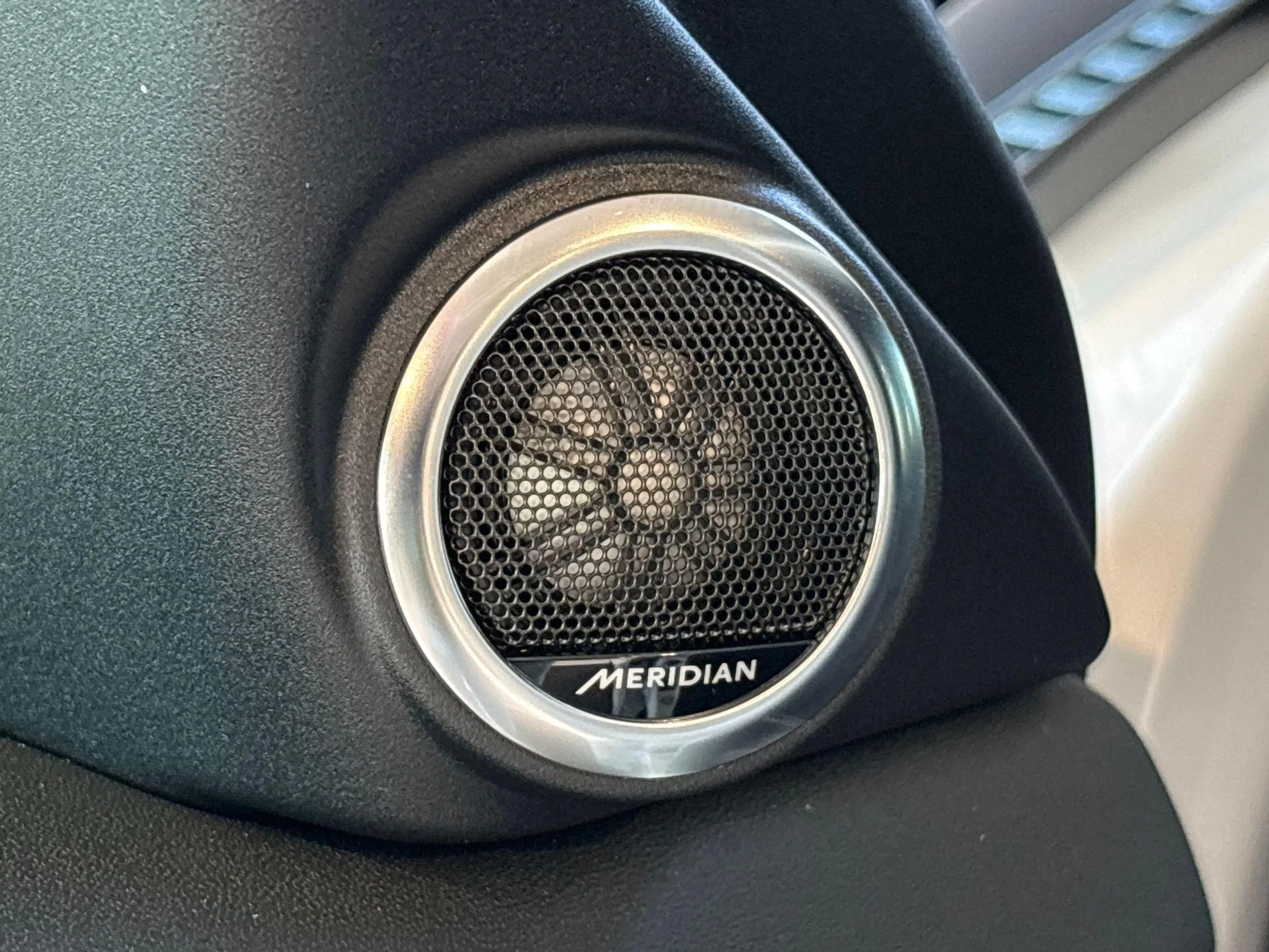 Land Rover Range Rover Evoque P270e AWD DYNAMIC SE -PANO.DAK|20"LM|BLACK PACK|CO — photo 13