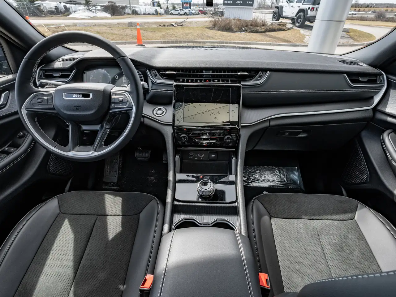 Jeep Grand Cherokee снимка Jeep Grand Cherokee