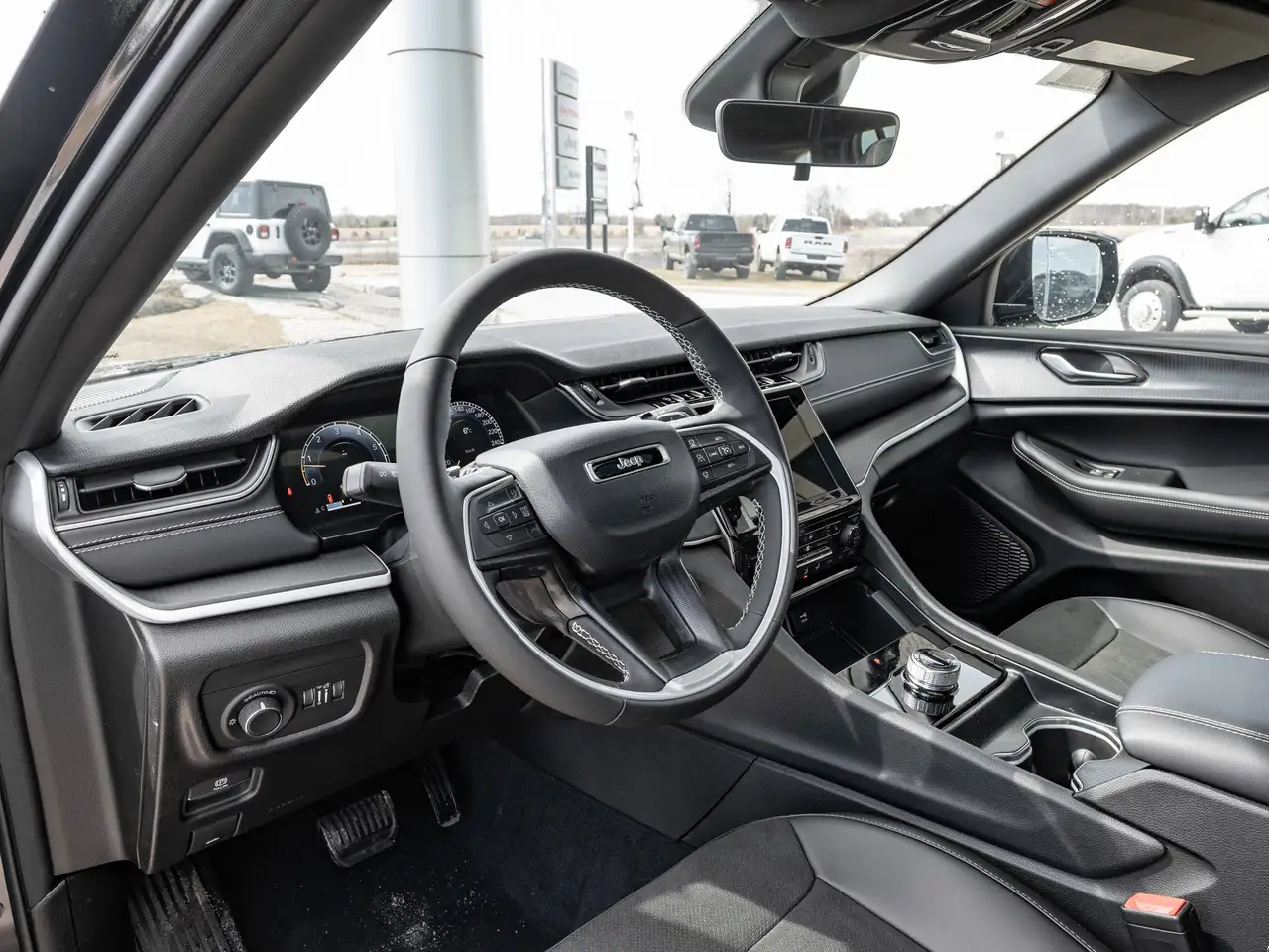 Jeep Grand Cherokee снимка Jeep Grand Cherokee
