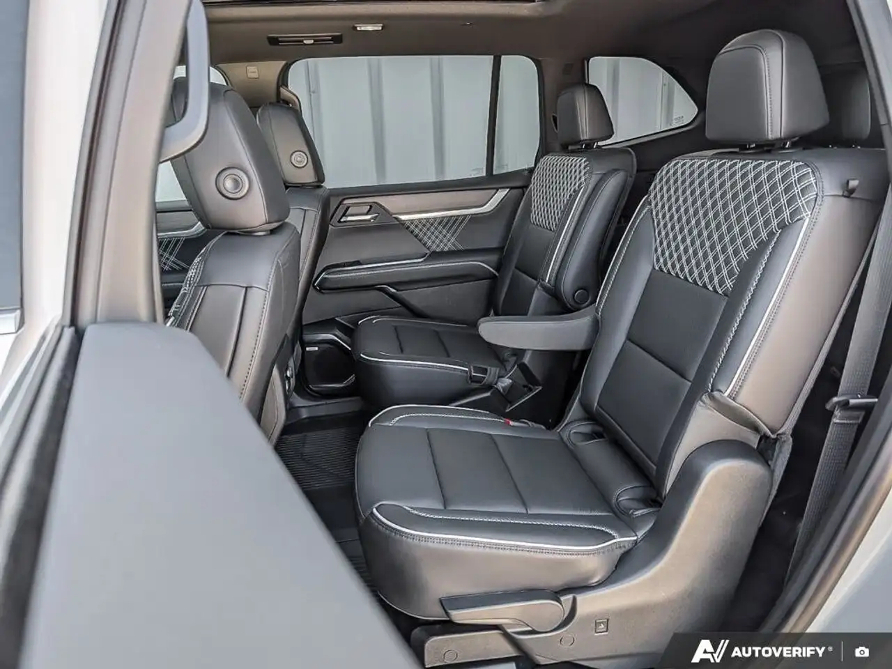 GMC Acadia снимка GMC Acadia