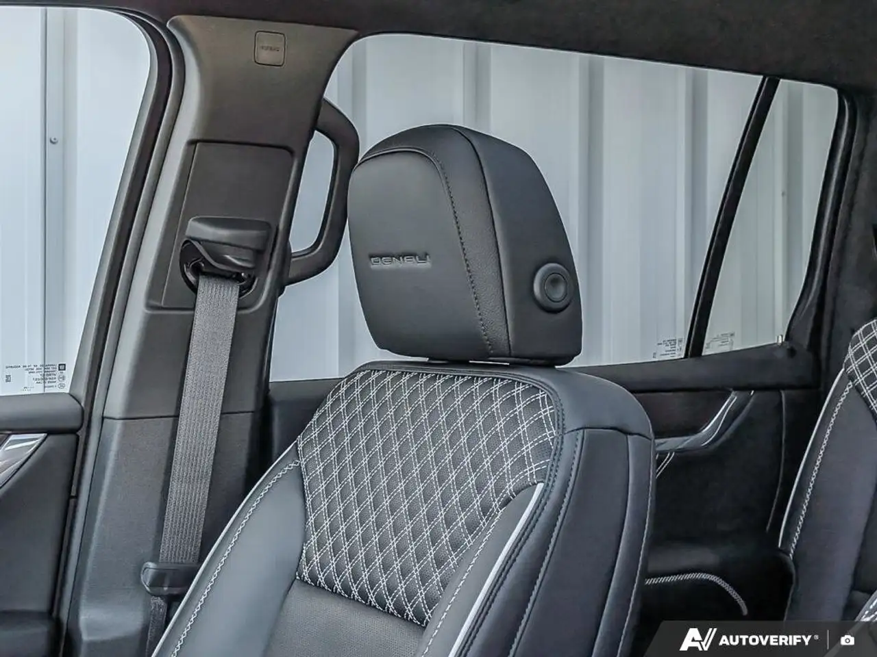 GMC Acadia снимка GMC Acadia