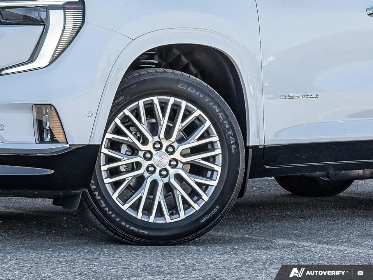 GMC Acadia снимка GMC Acadia