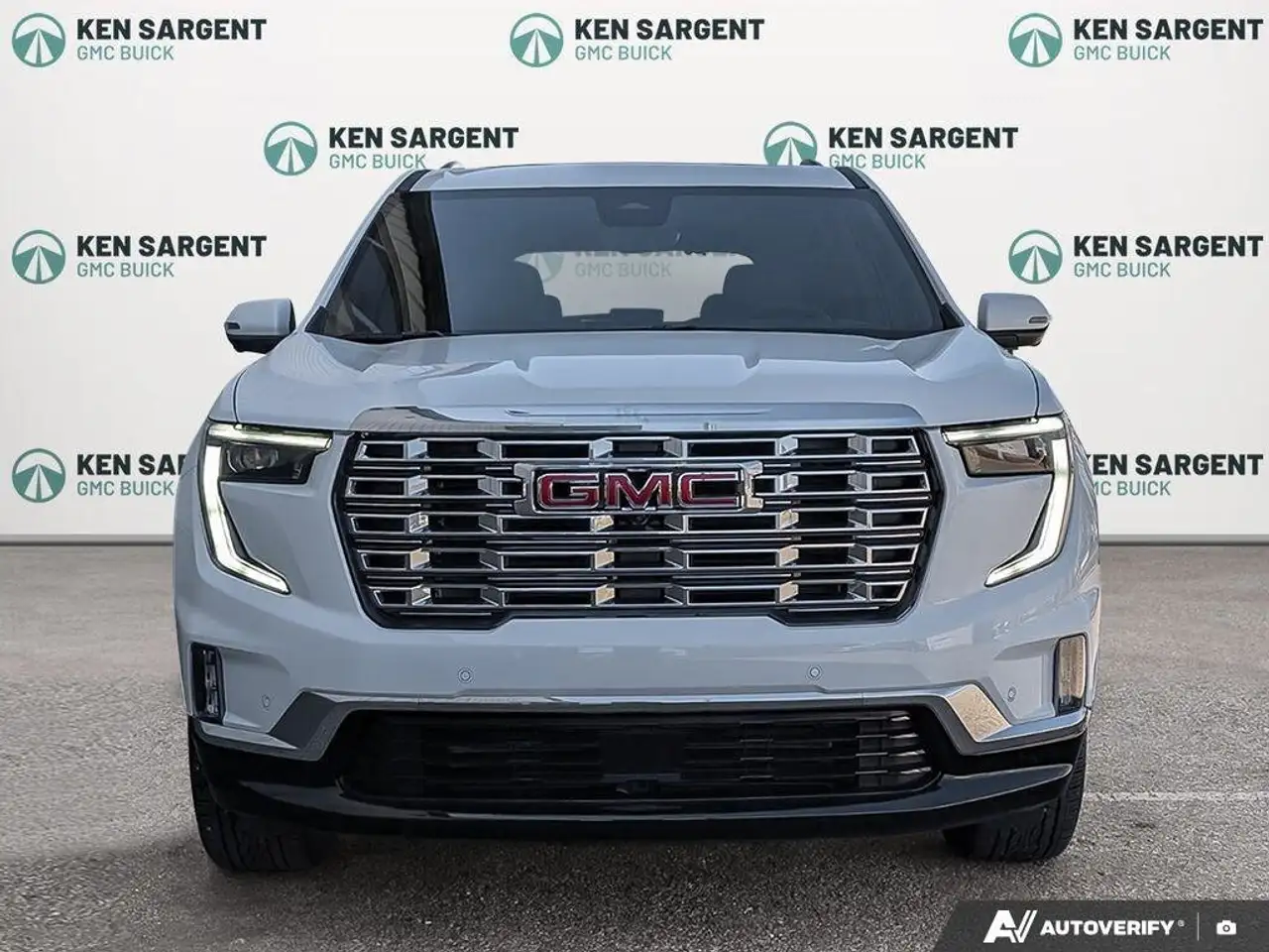 GMC Acadia снимка GMC Acadia