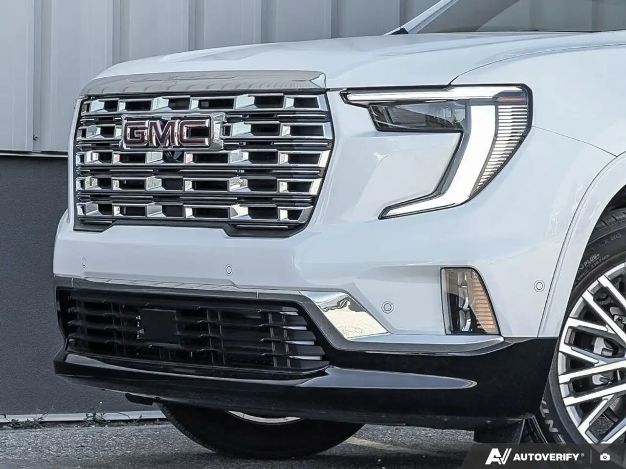 GMC Acadia снимка GMC Acadia