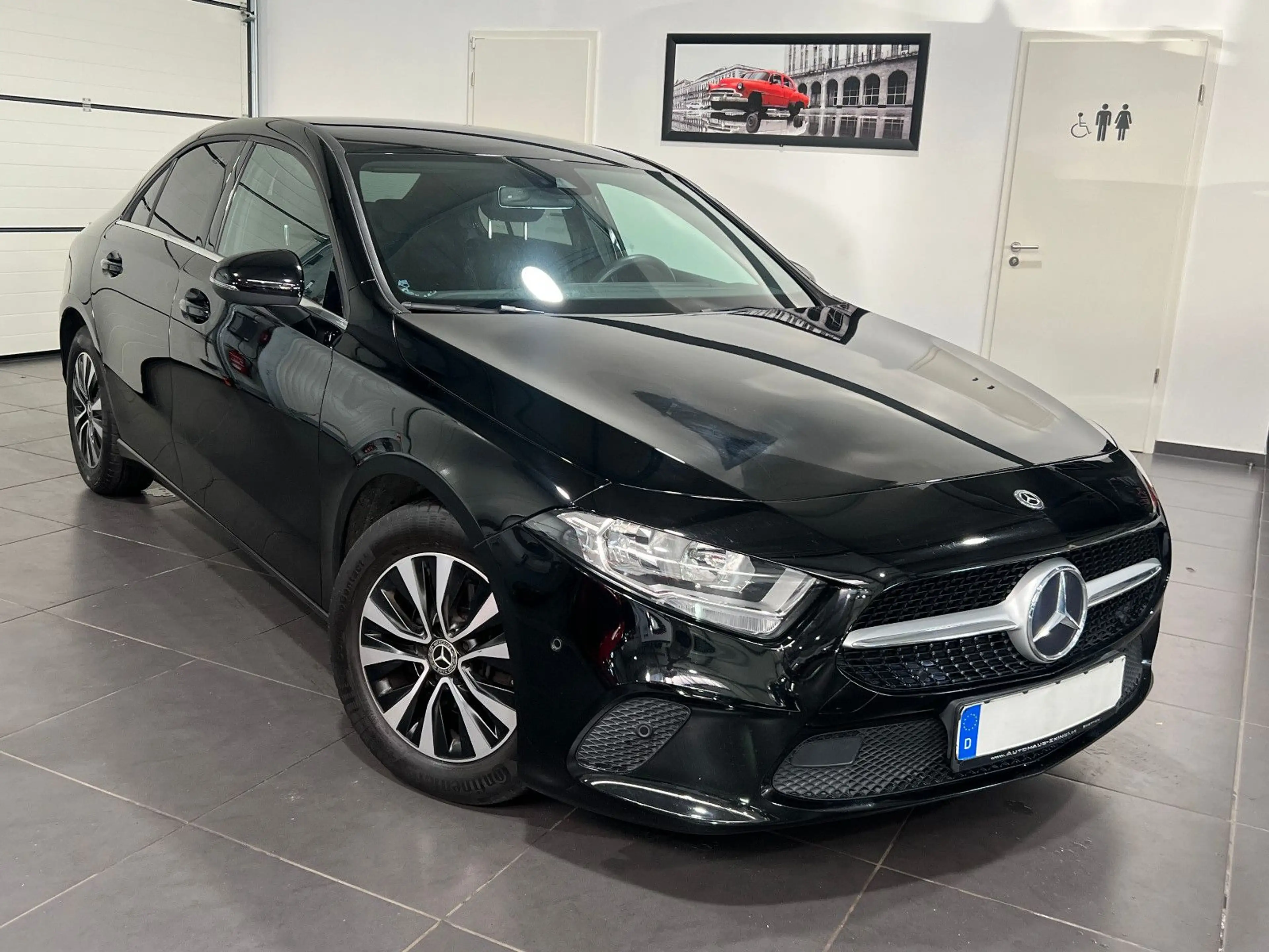 Mercedes-Benz A 180 d Limousine **Navi*SHZ*PDC*Tempomat** — photo 9