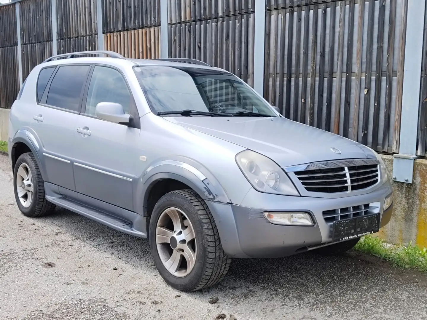 SsangYong Rexton 2,7 XDi *AHK*KLIMA*LEDER*Pickerl im Überzug* Silber - 1