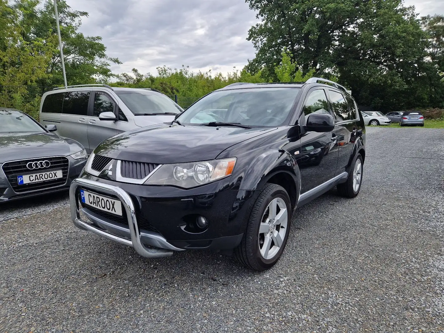 Mitsubishi Outlander 2.0 DI-D Intense AWD AHK 8FACH 7Sitzer Schwarz - 1